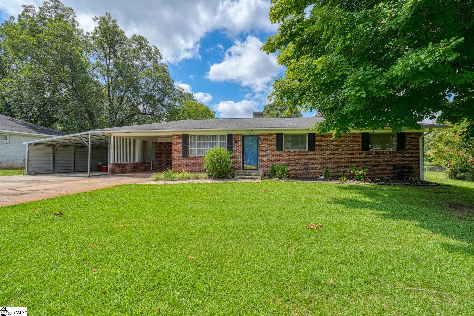 5 Clover Street Property Photo 1