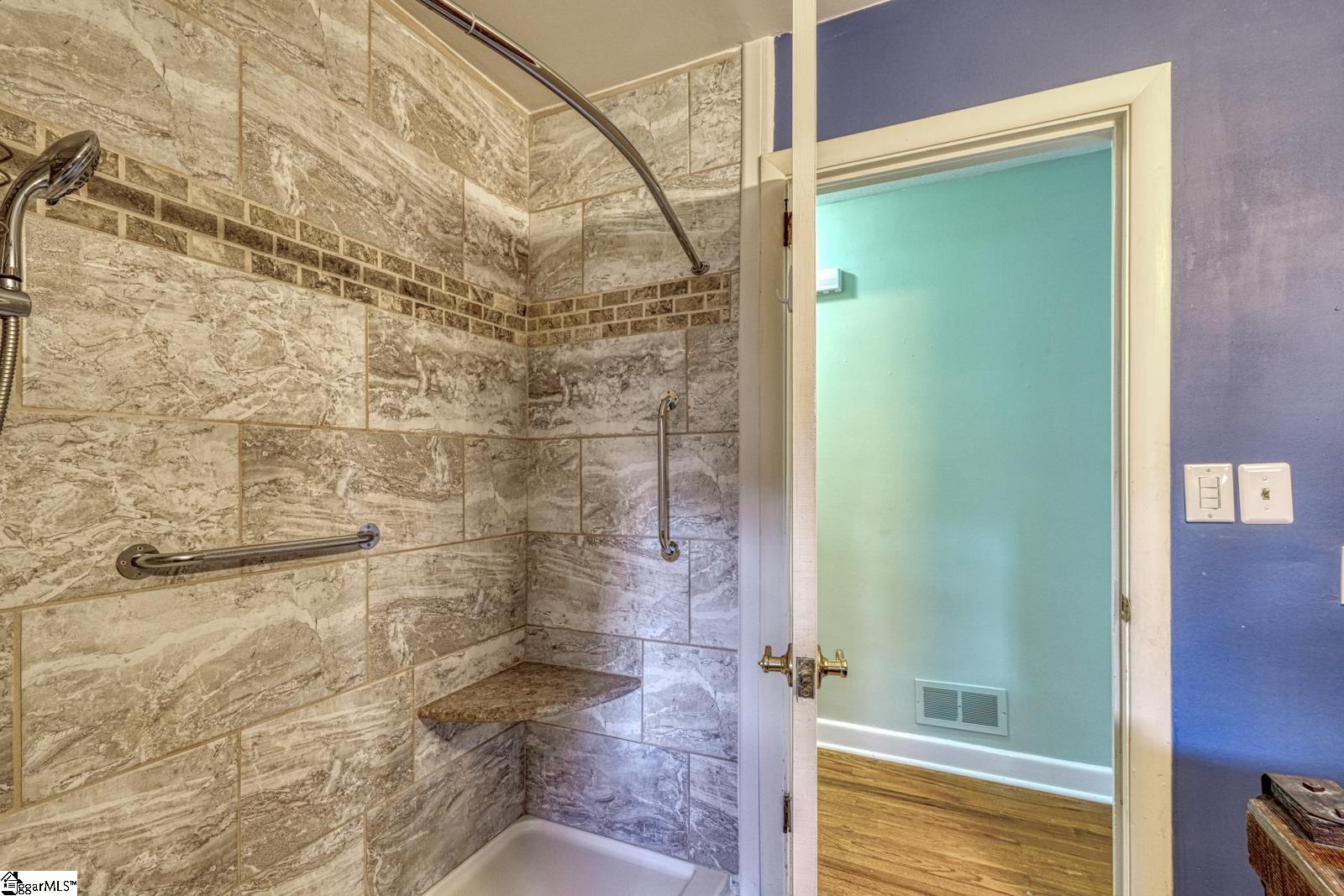 5 Clover Street Property Photo 21