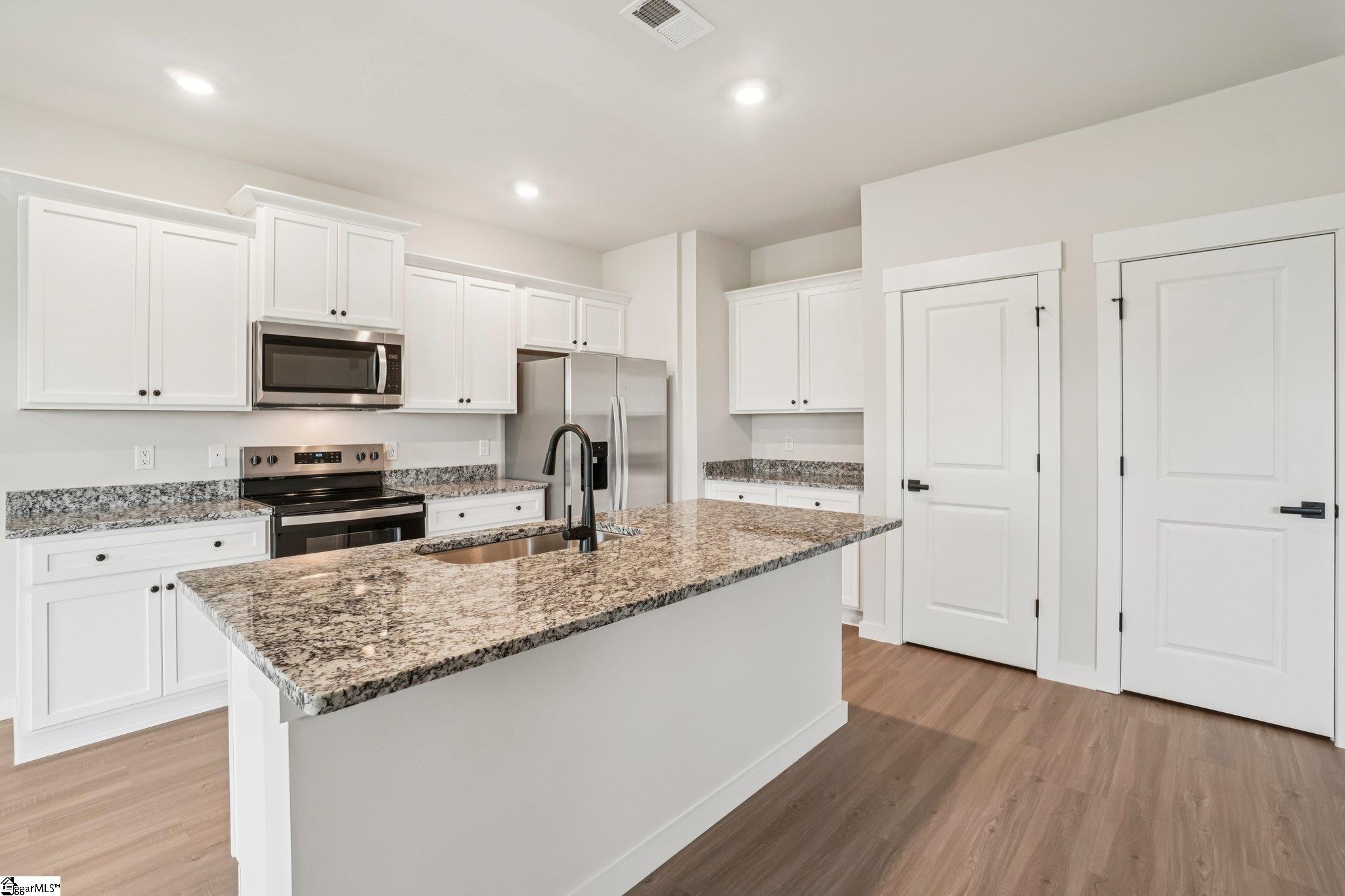 1482 Wild Indigo Way Property Photo 3