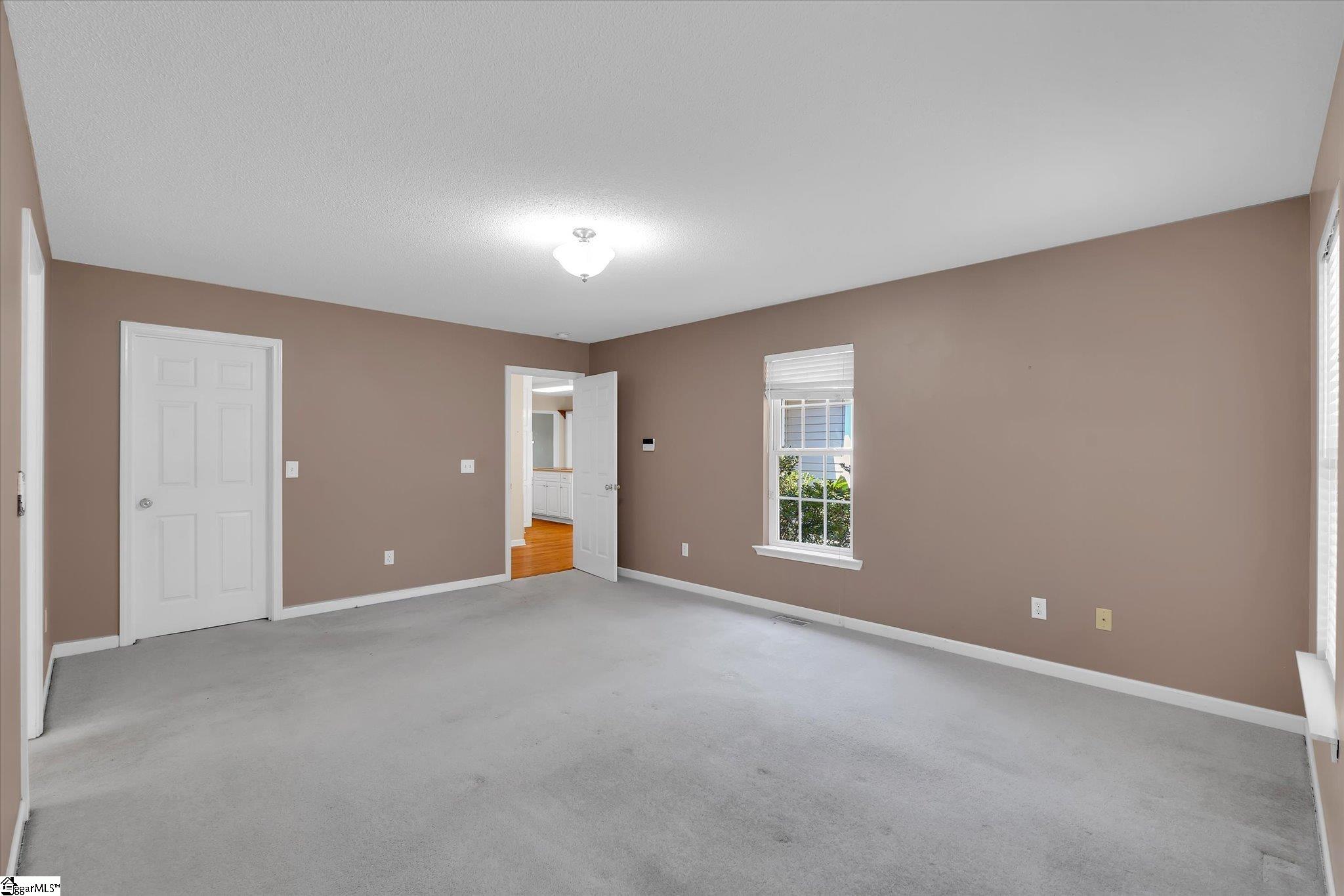 205 Ashford Court Property Photo 18