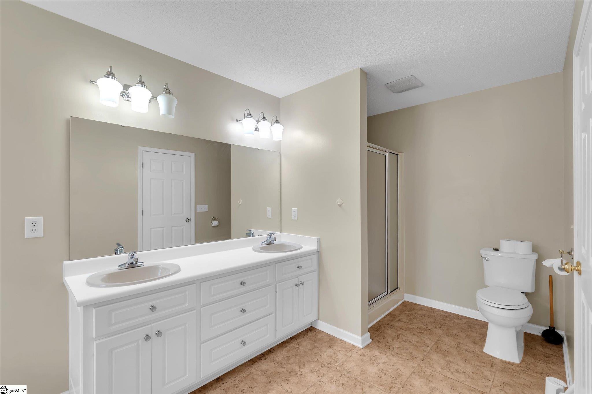 205 Ashford Court Property Photo 20