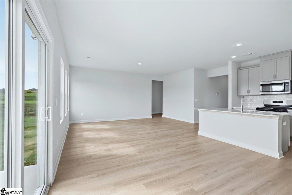 1525 Erindale Drive Property Photo 8