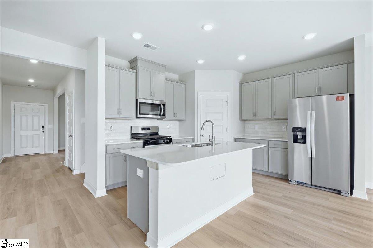 1525 Erindale Drive Property Photo 14