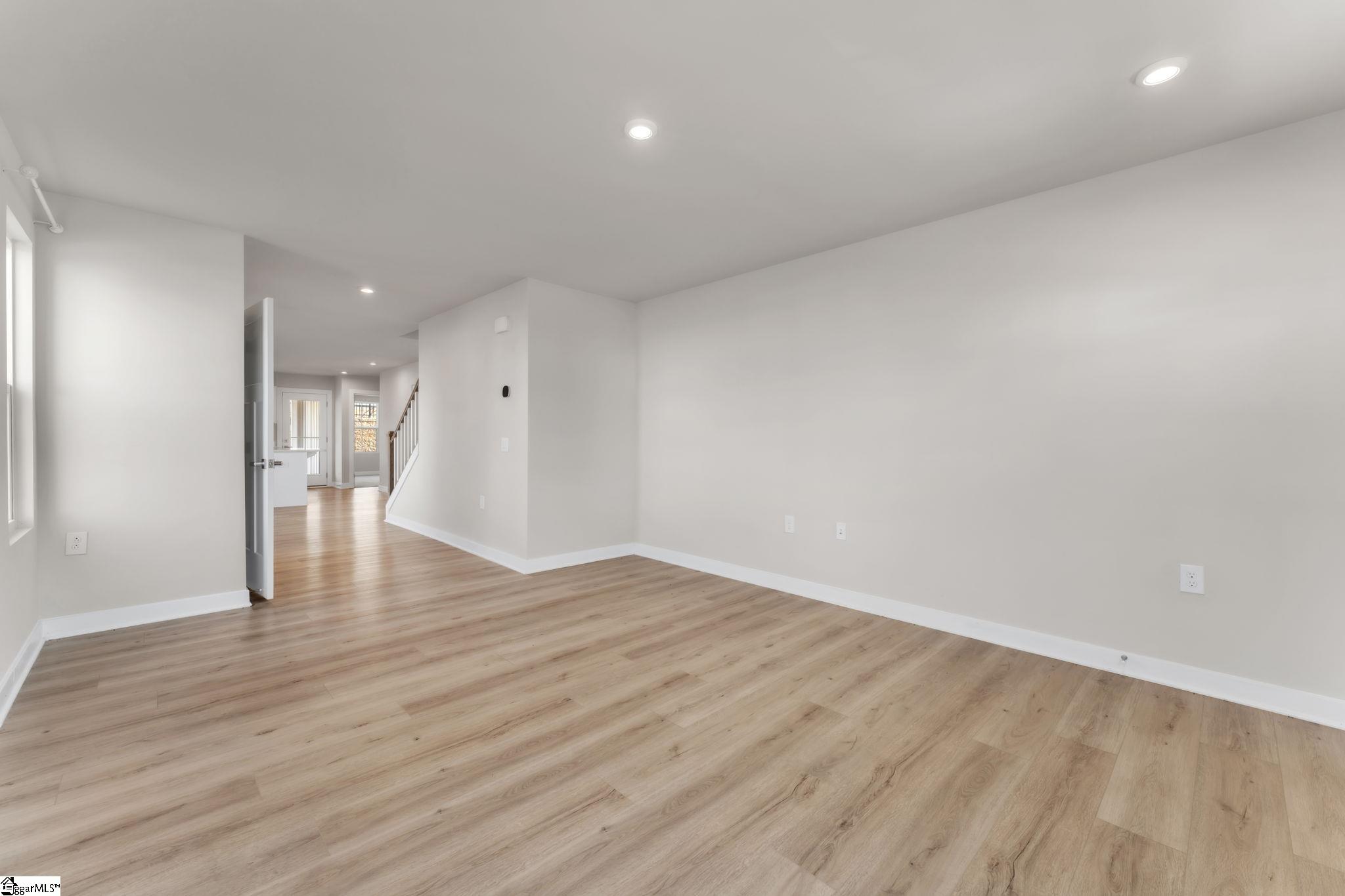 901 Leyburn Lane Property Photo 10