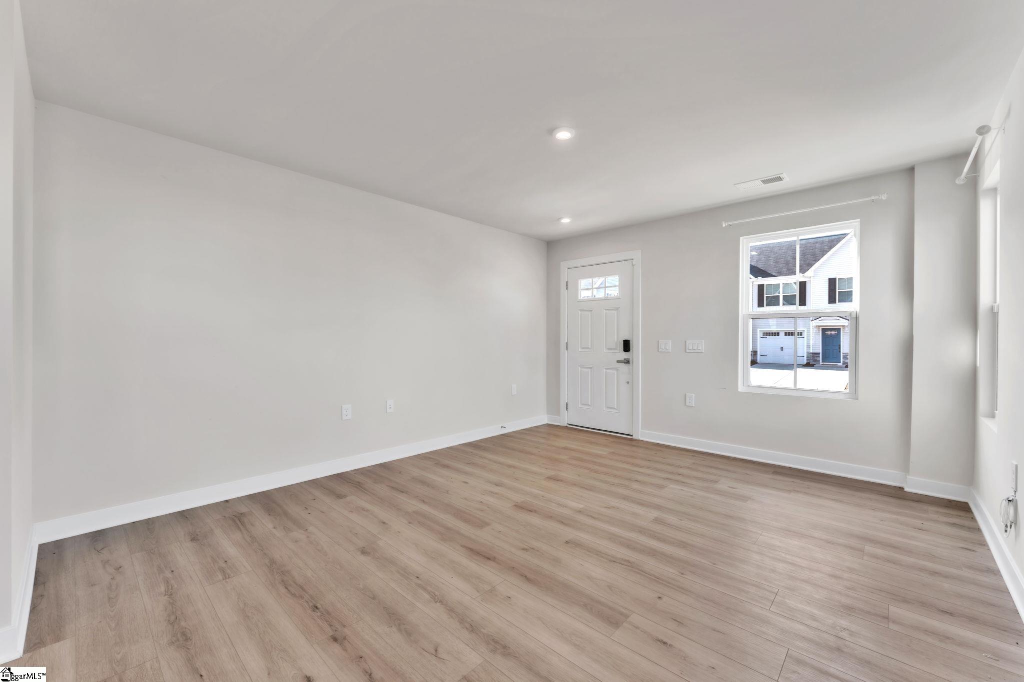 901 Leyburn Lane Property Photo 11
