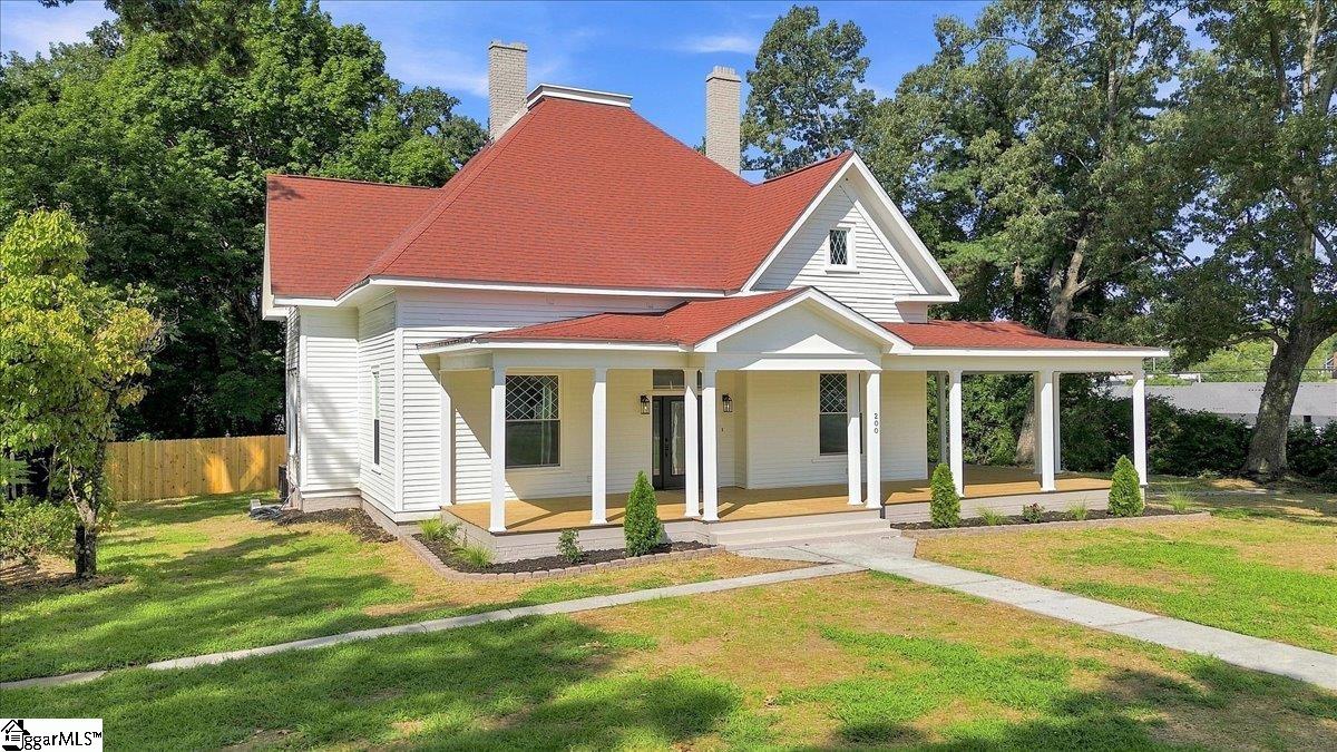 200 South C Street Property Photo 3
