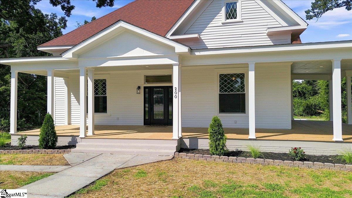 200 South C Street Property Photo 5