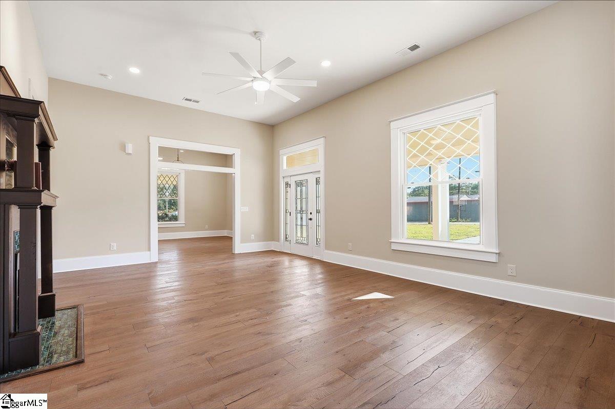 200 South C Street Property Photo 9