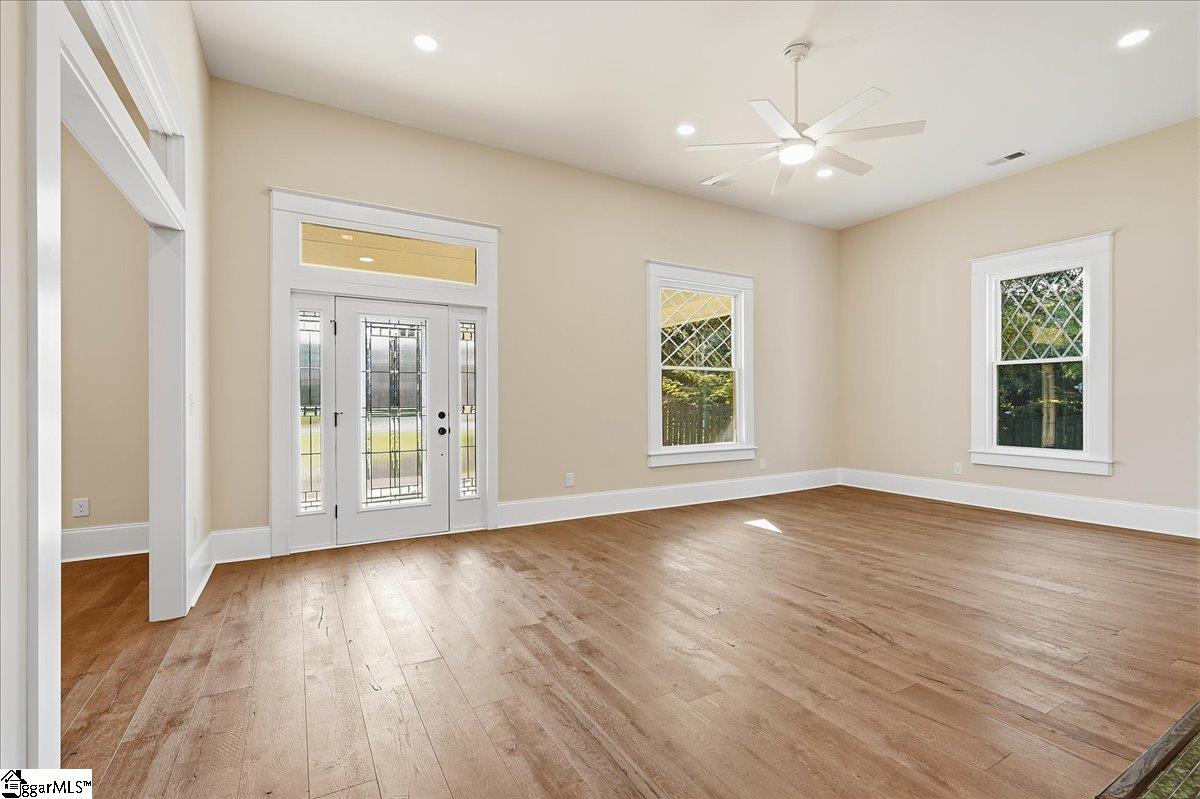 200 South C Street Property Photo 11