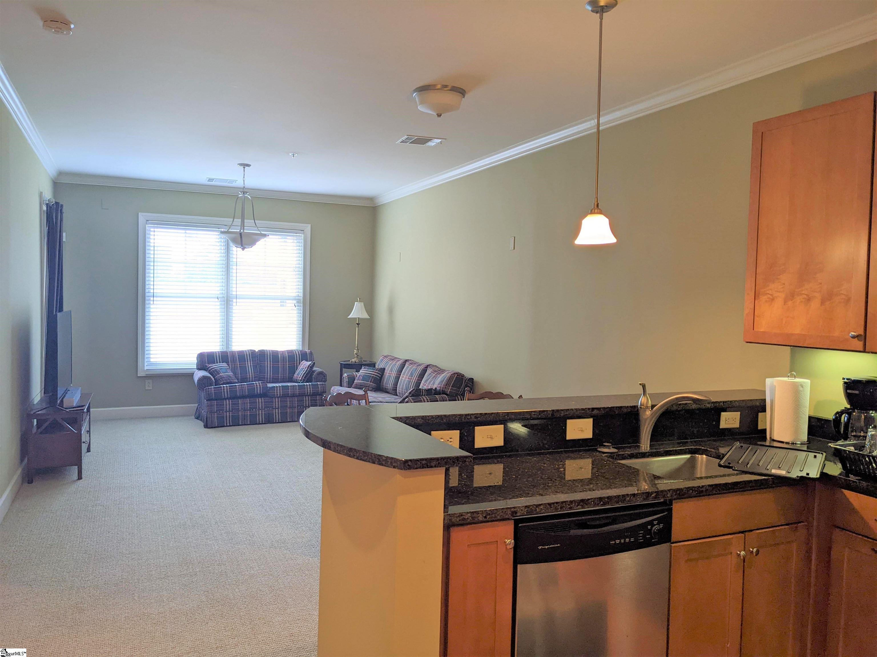 155 E Broad Street Property Photo 6
