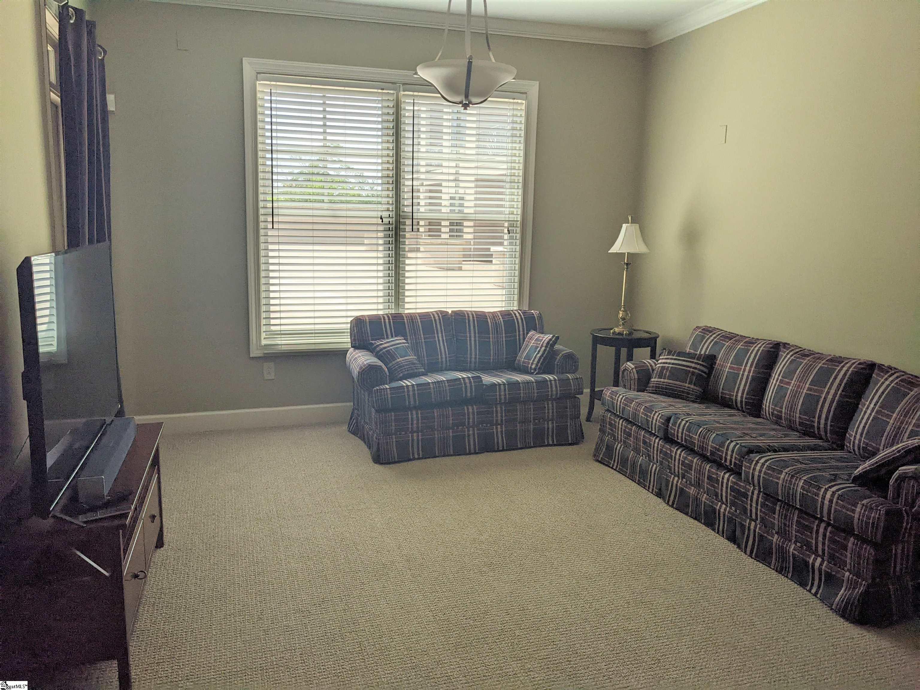 155 E Broad Street Property Photo 9