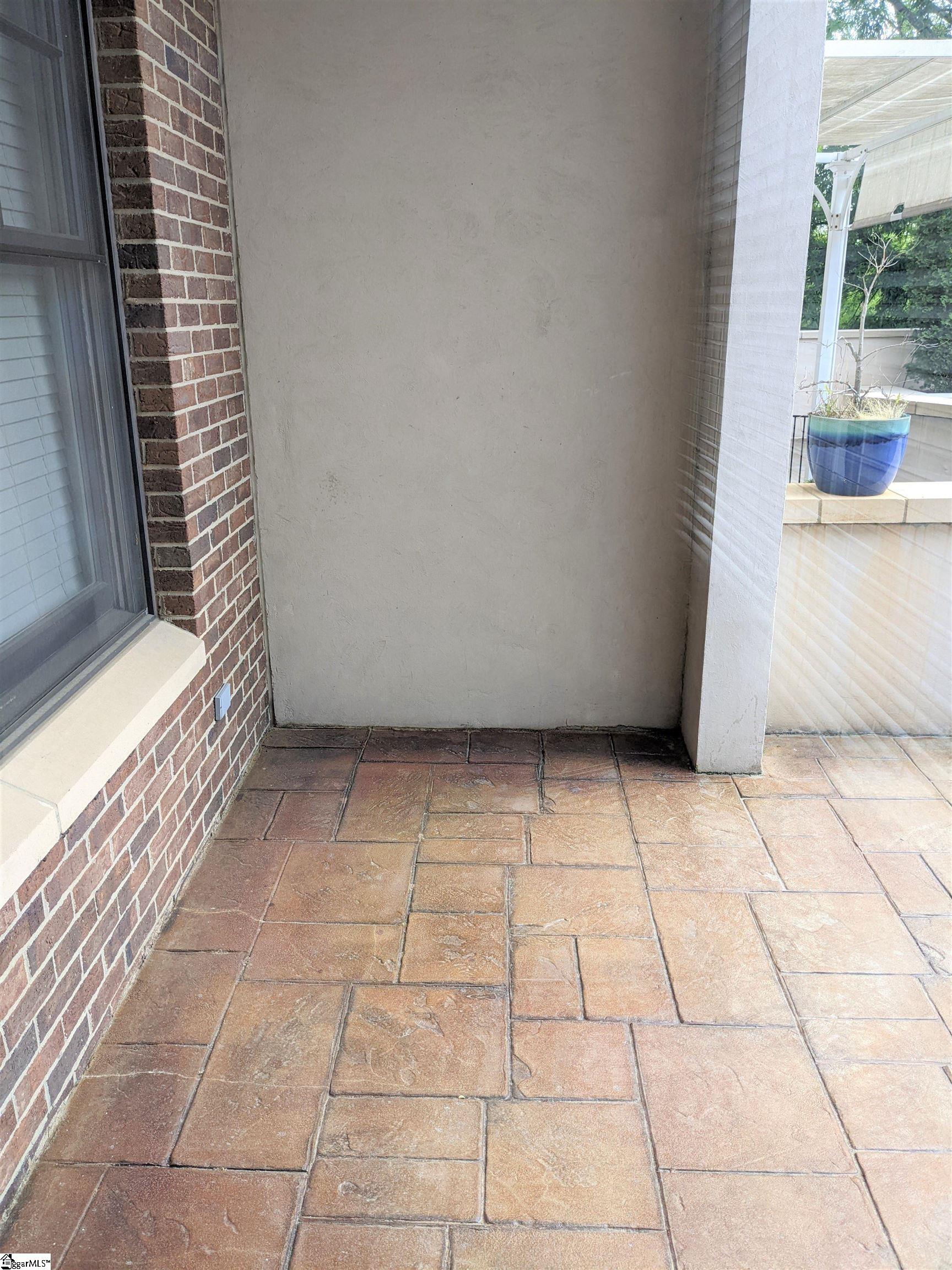 155 E Broad Street Property Photo 18