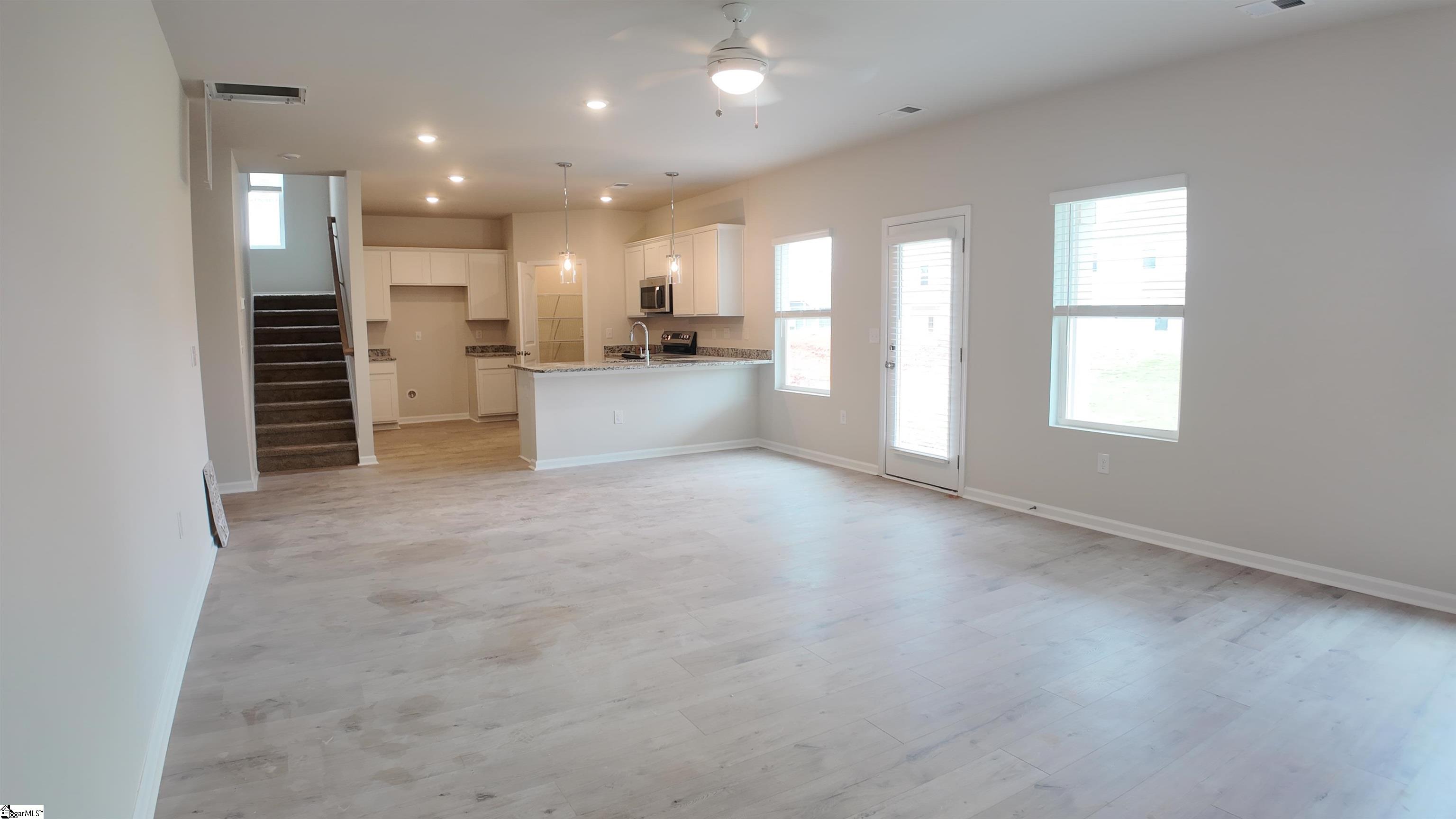 504 Cedar Valley Drive Property Photo 4