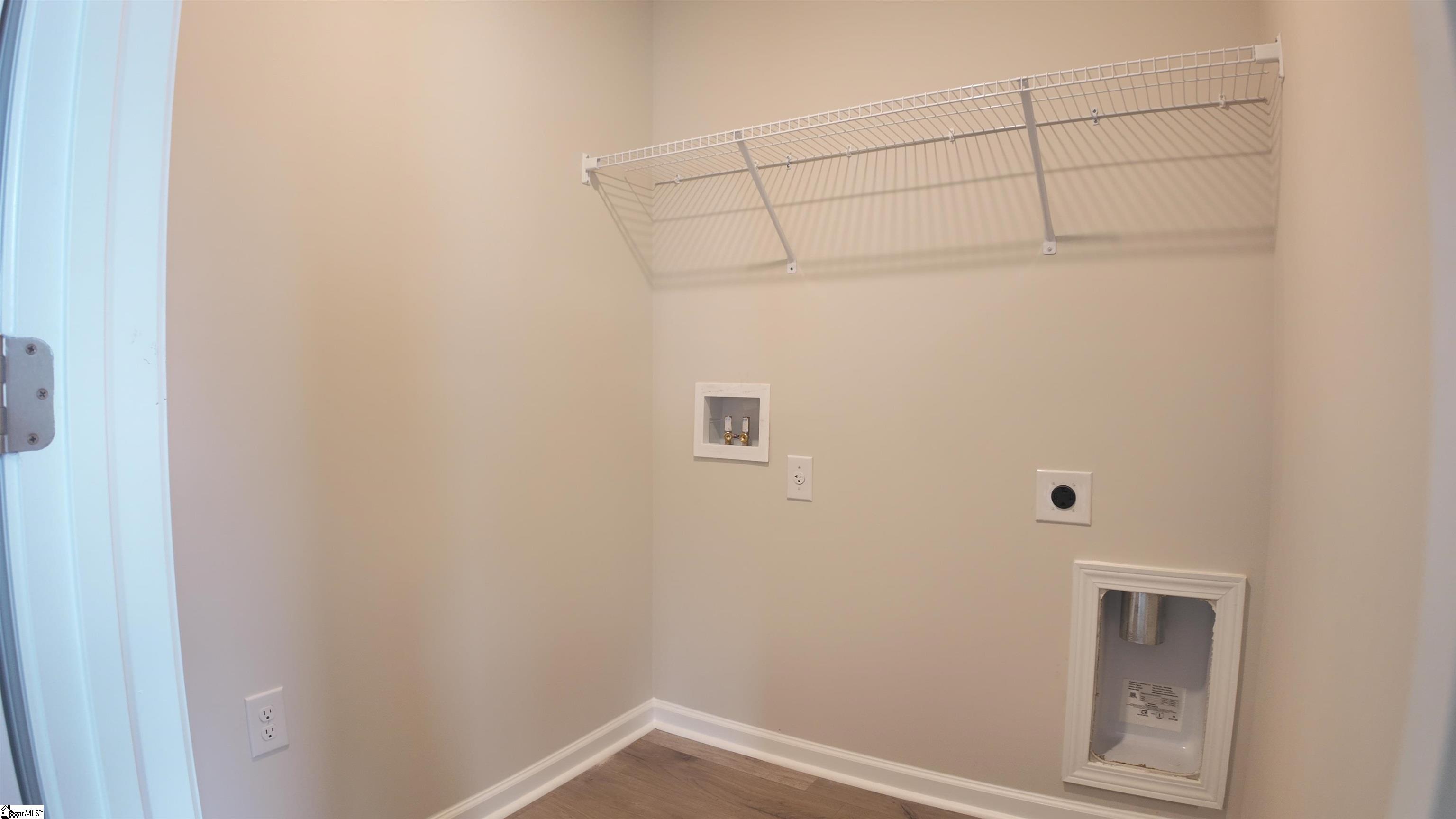 504 Cedar Valley Drive Property Photo 17