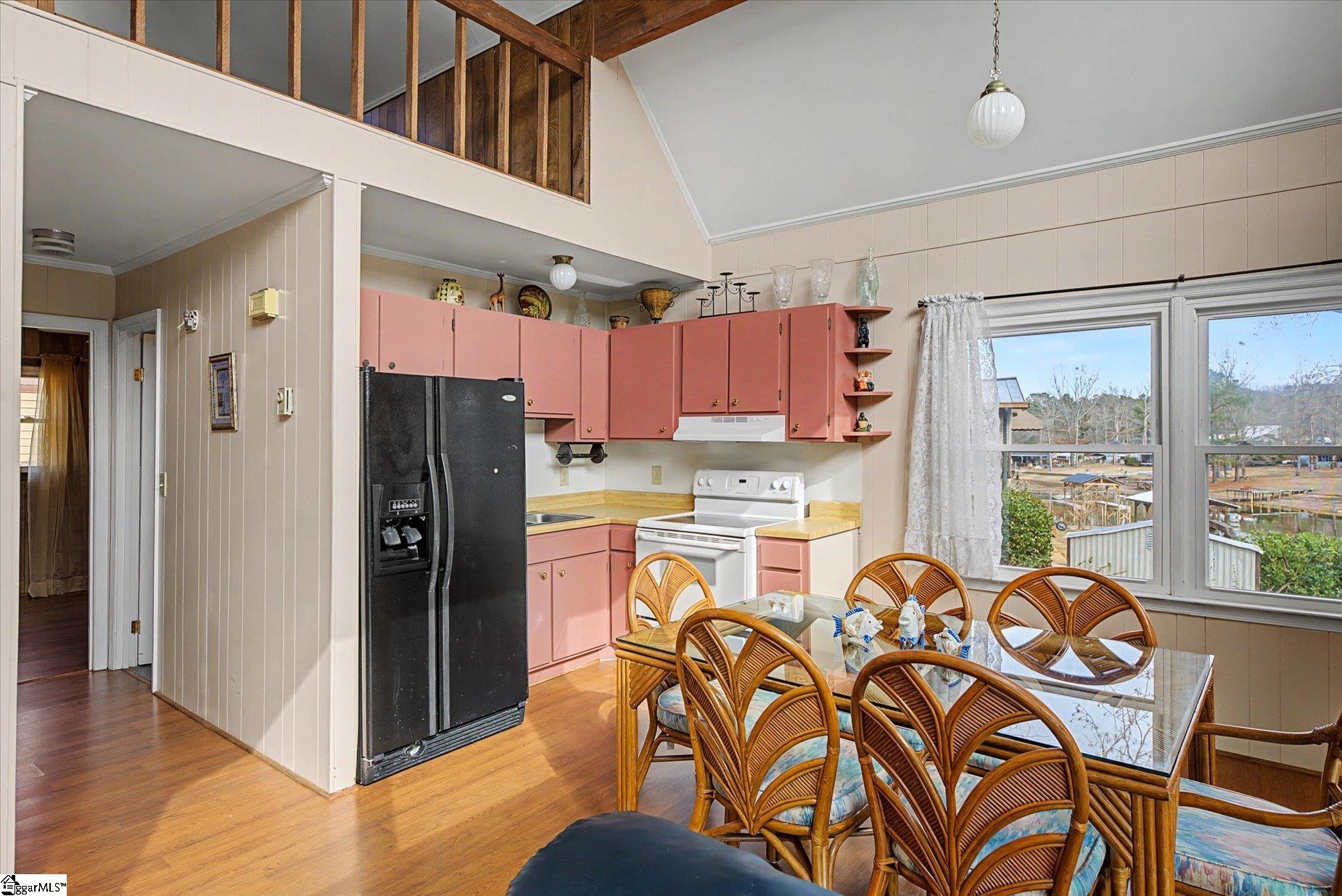 694 Holloway Cove Road Property Photo 8
