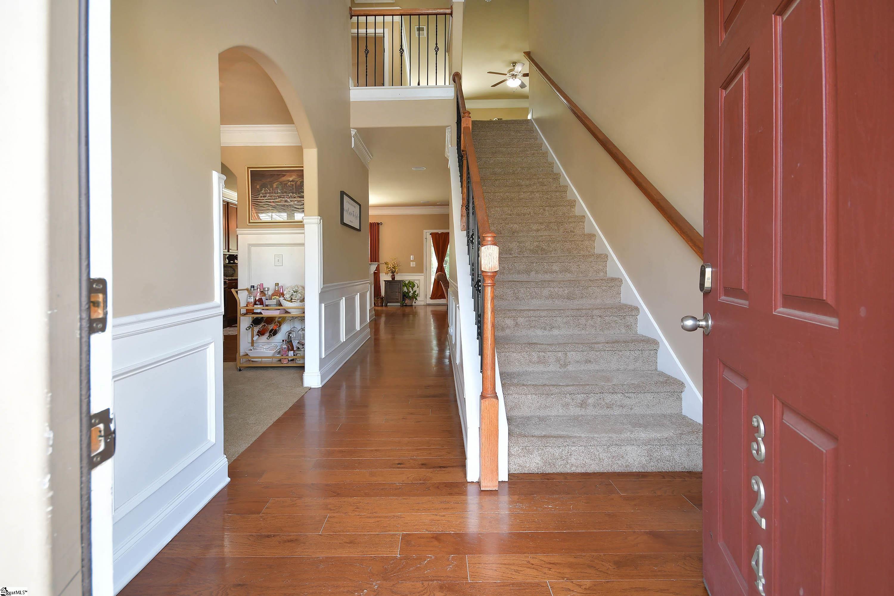 324 Barrett Chase Drive Property Photo 3