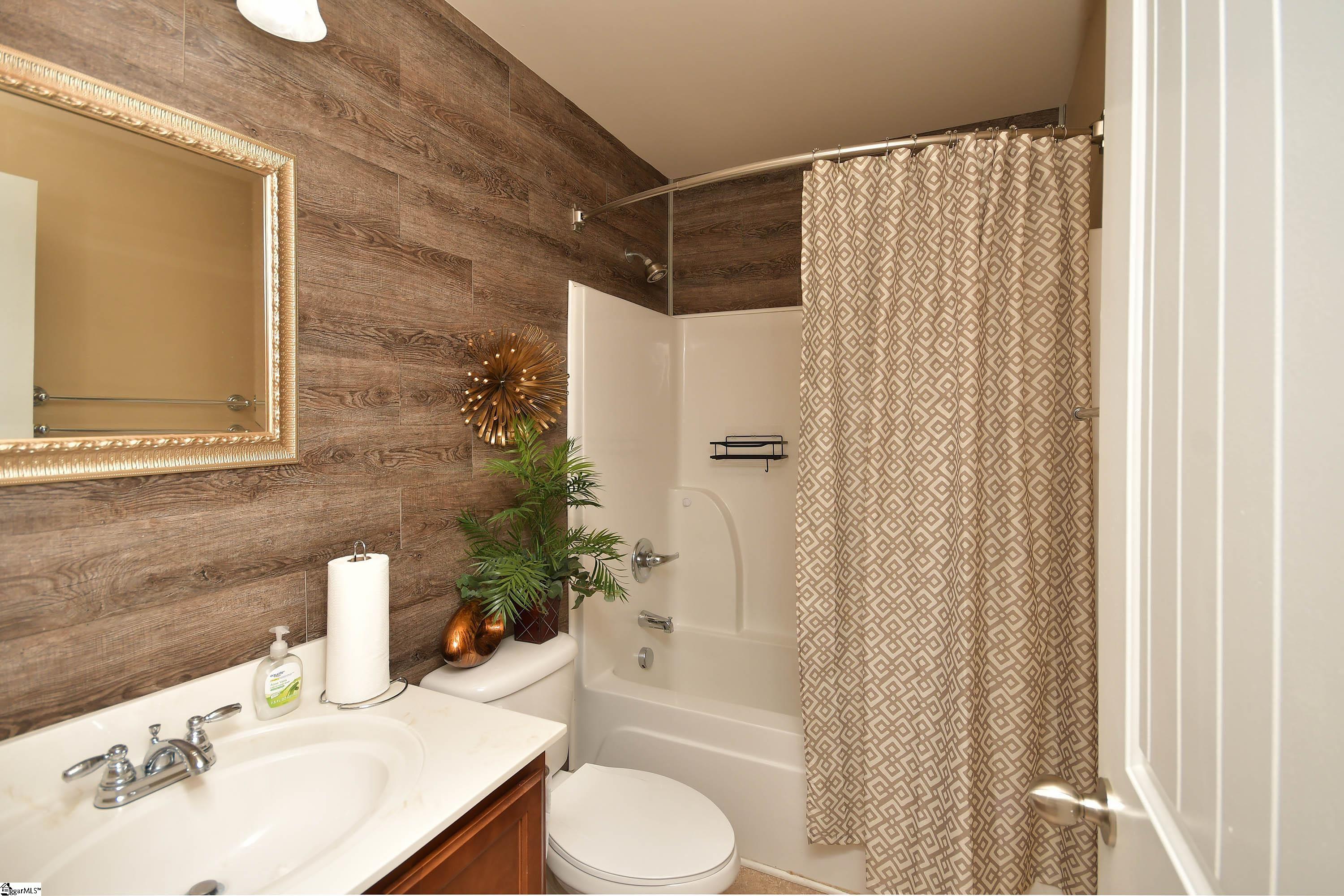 324 Barrett Chase Drive Property Photo 16