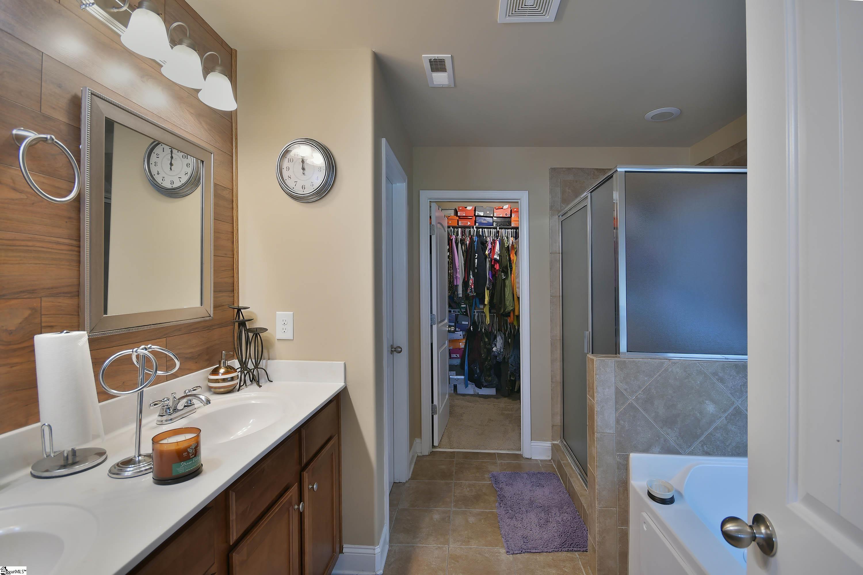 324 Barrett Chase Drive Property Photo 27