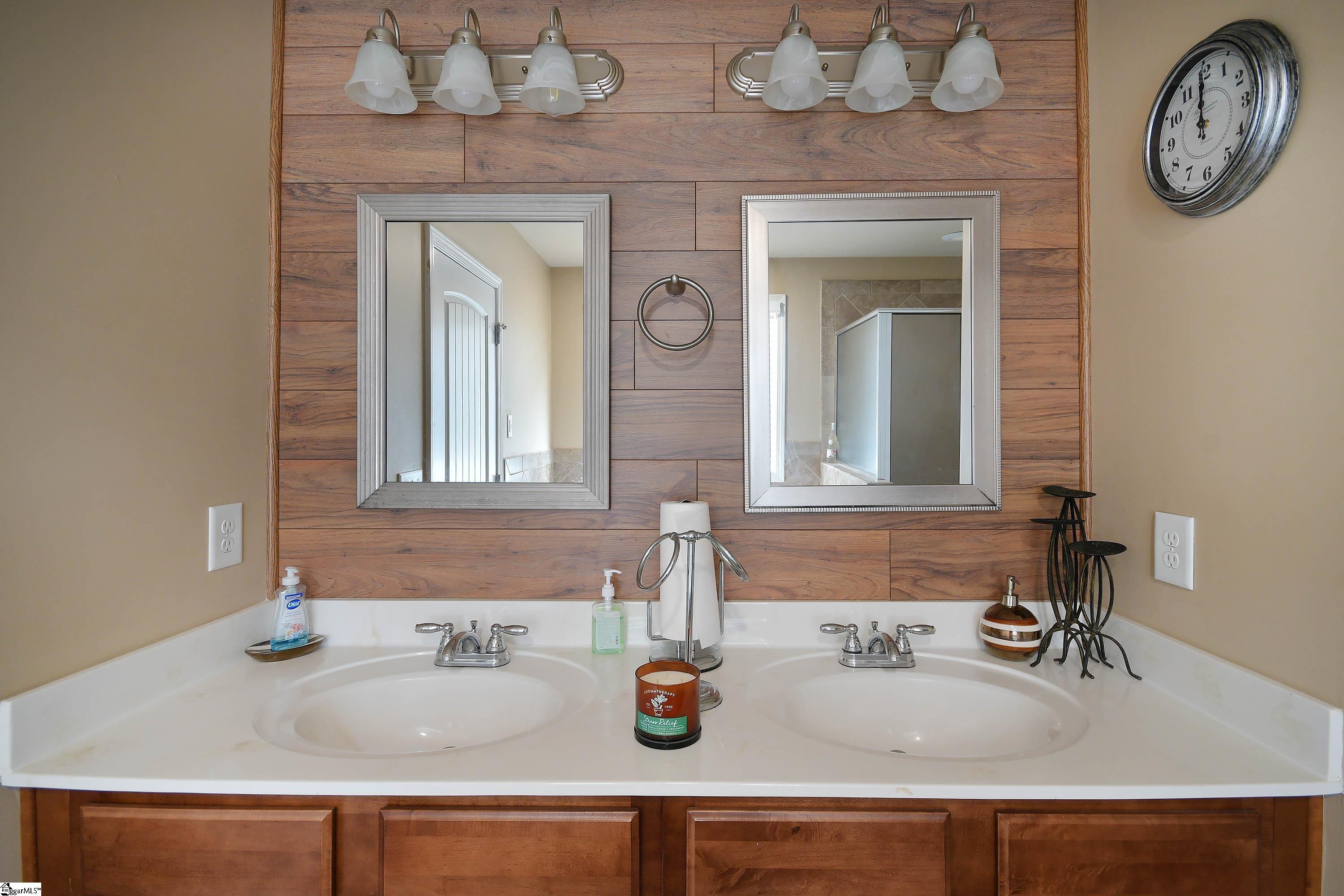 324 Barrett Chase Drive Property Photo 28