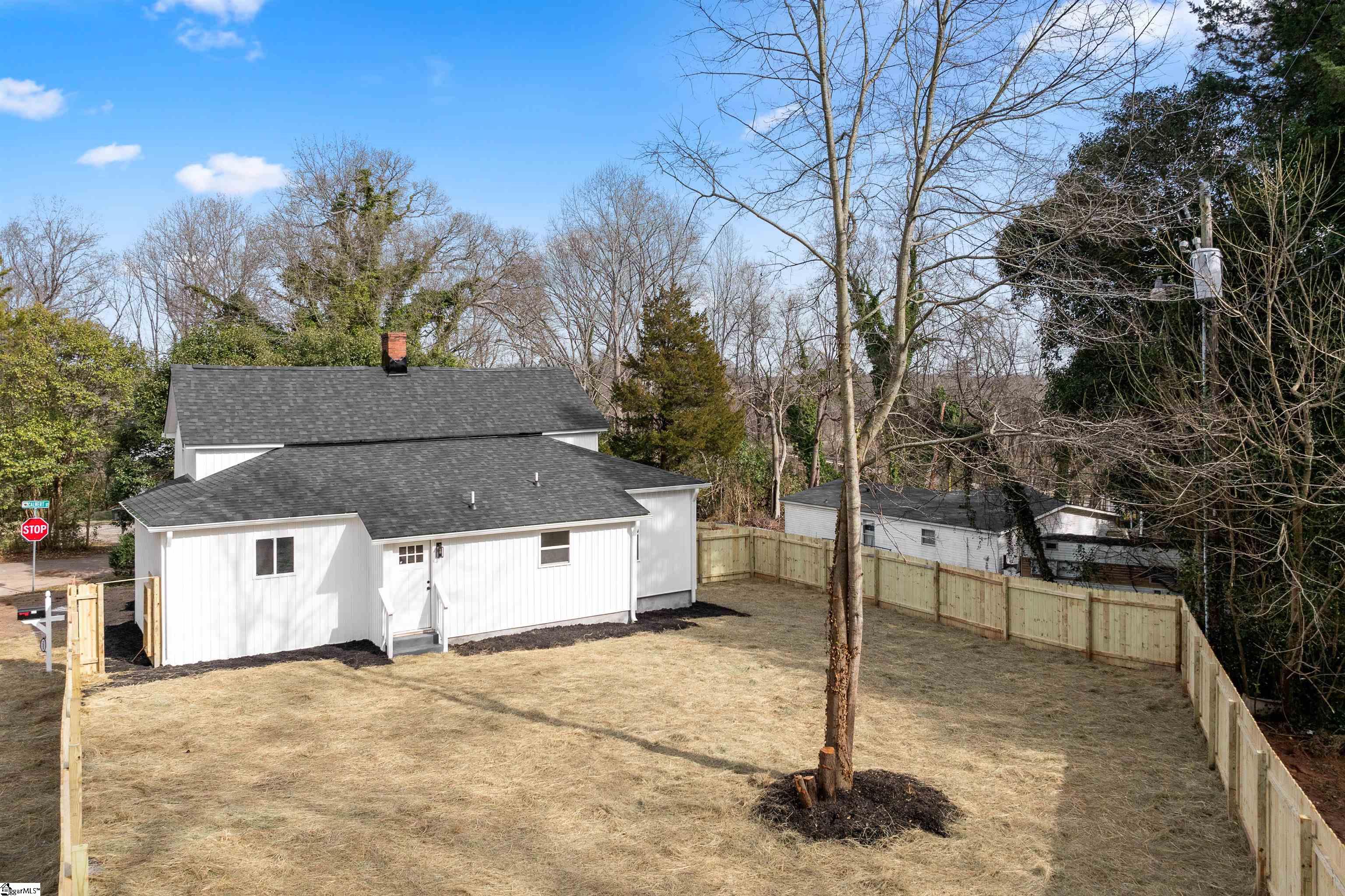 221 Calvert Street Property Photo 8