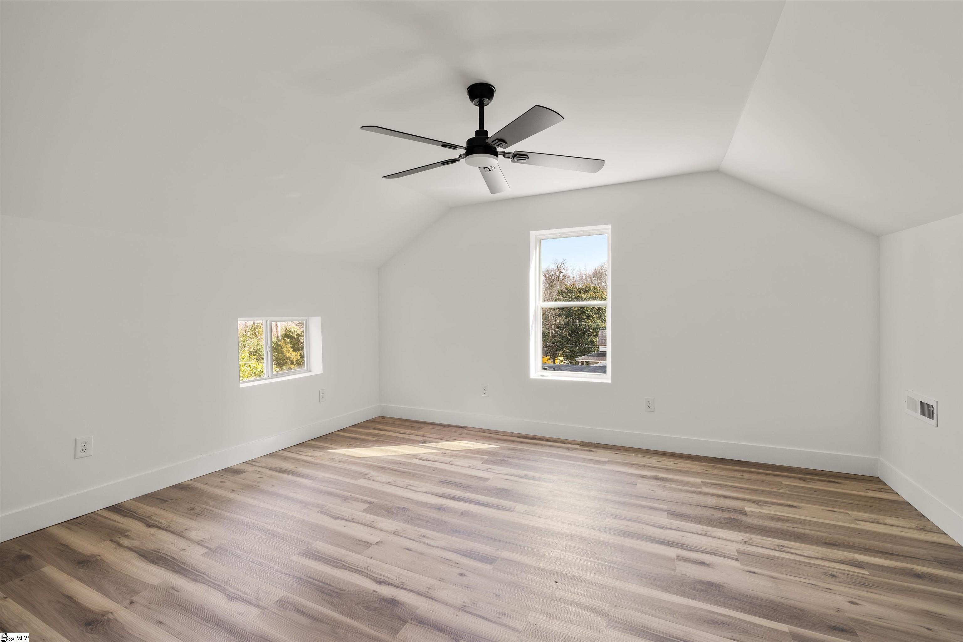 221 Calvert Street Property Photo 33