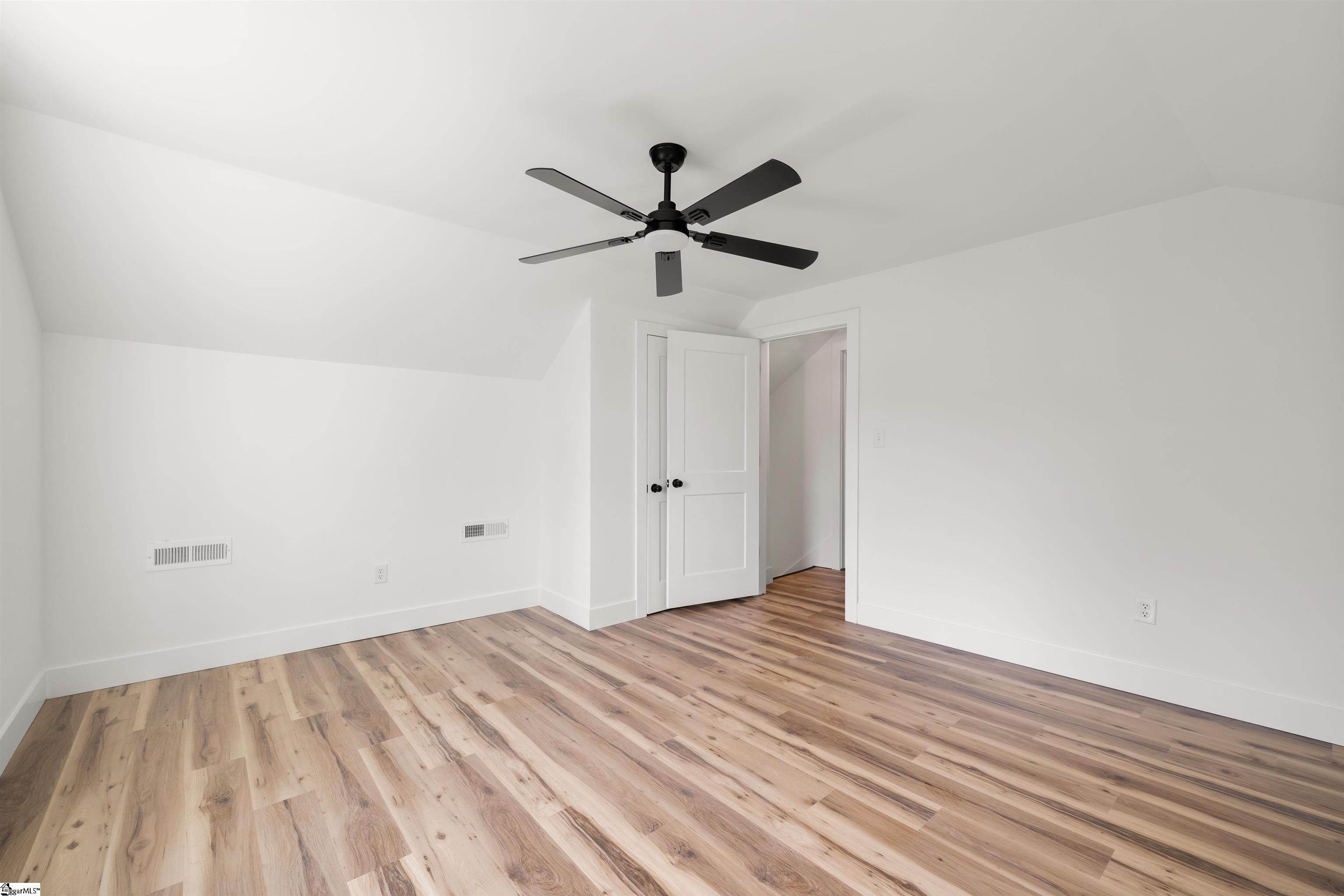 221 Calvert Street Property Photo 34