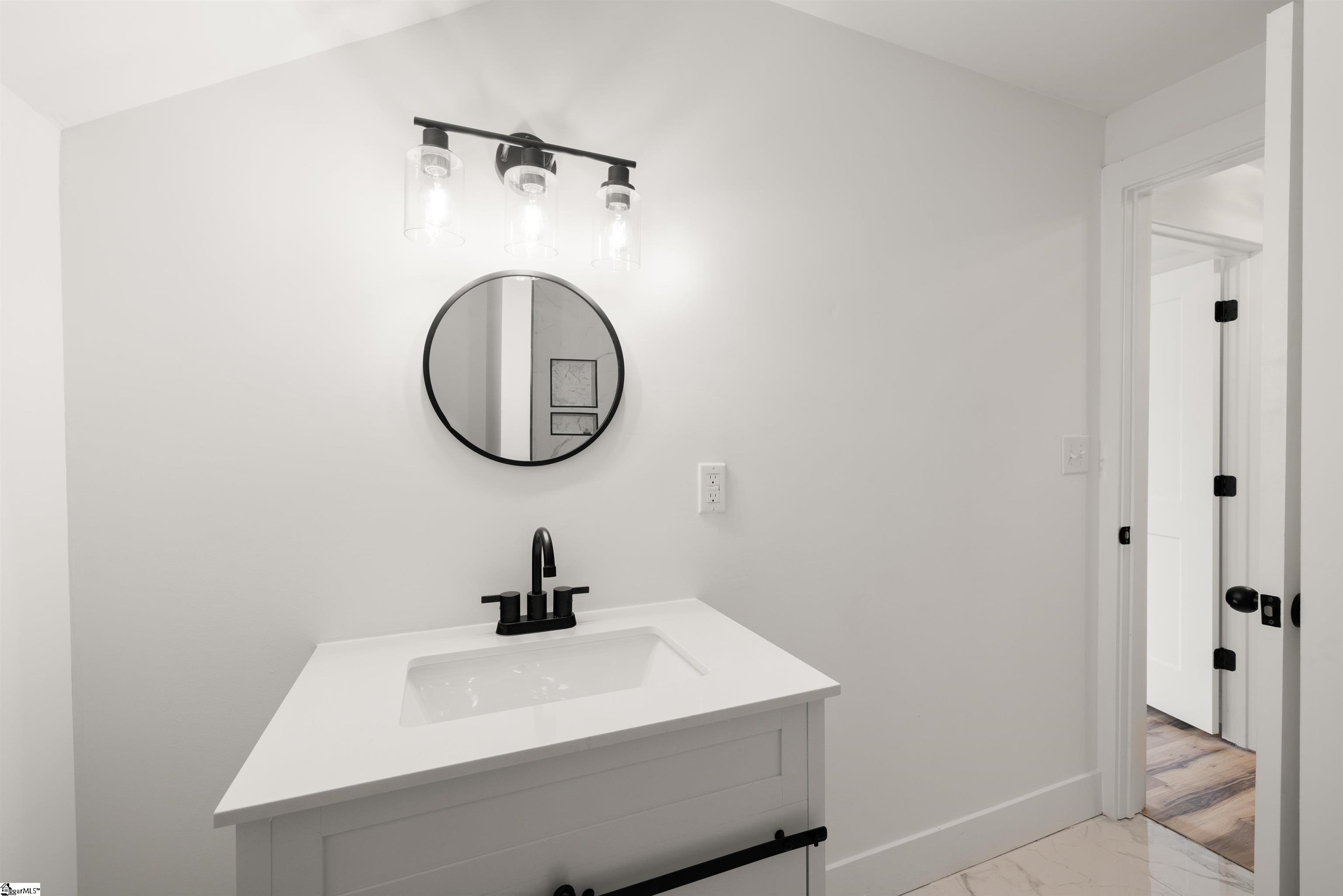 221 Calvert Street Property Photo 38