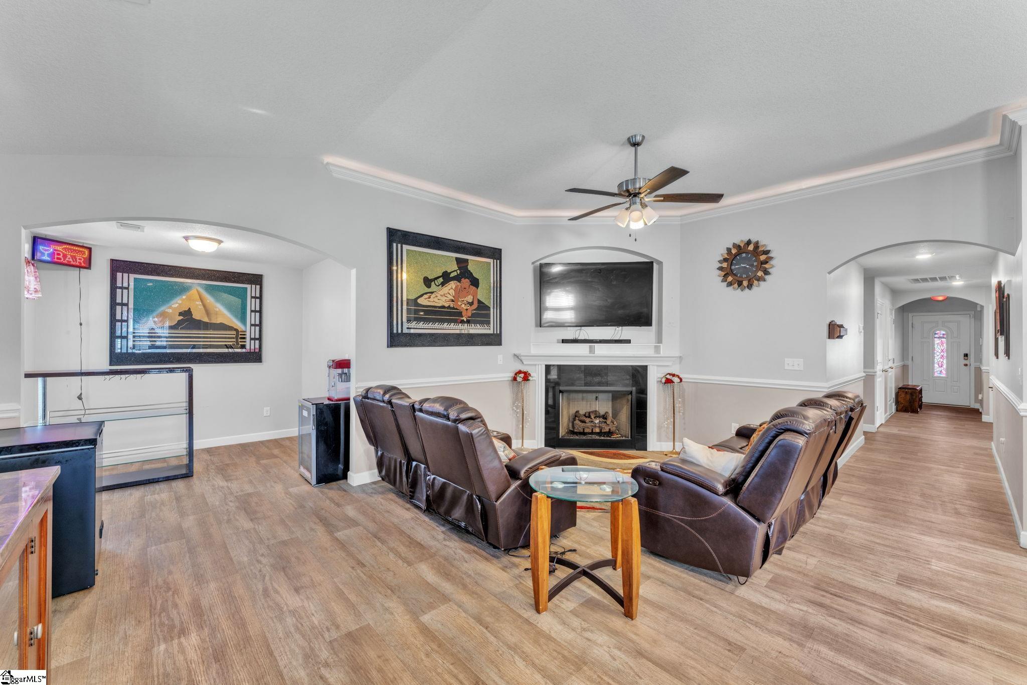 424 Timberwood Drive Property Photo 4