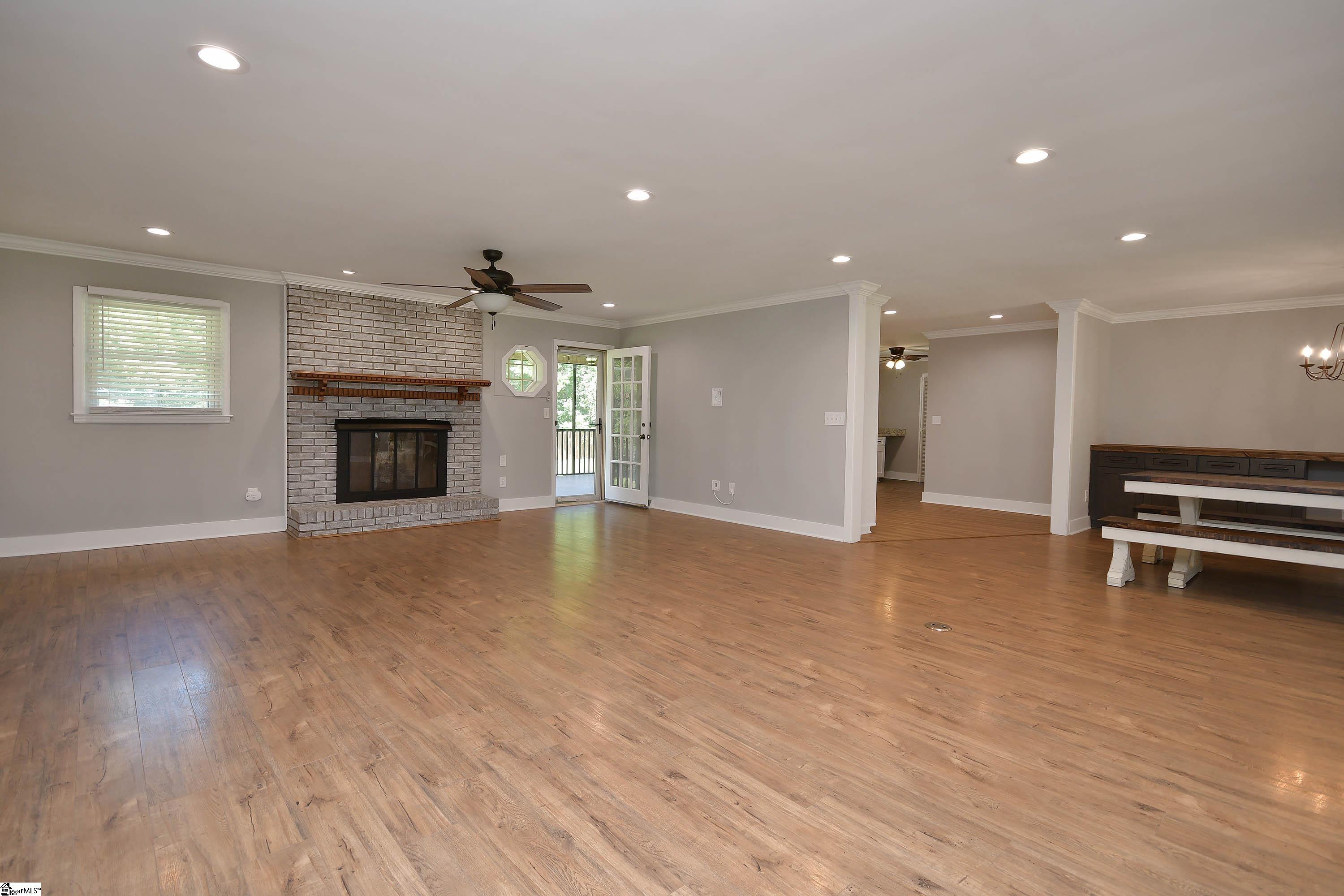 127 Rolling Green Circle Property Photo 6