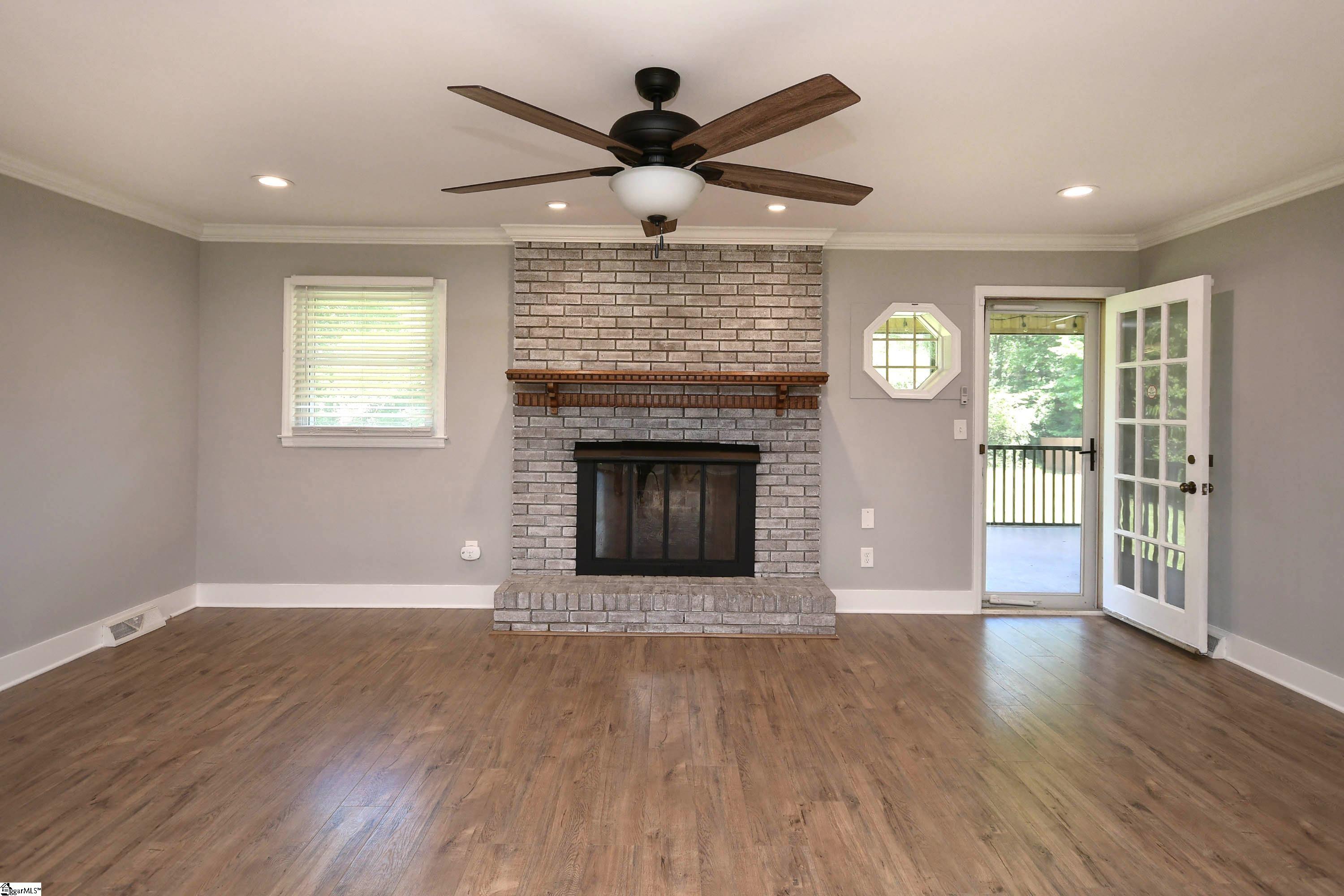 127 Rolling Green Circle Property Photo 9