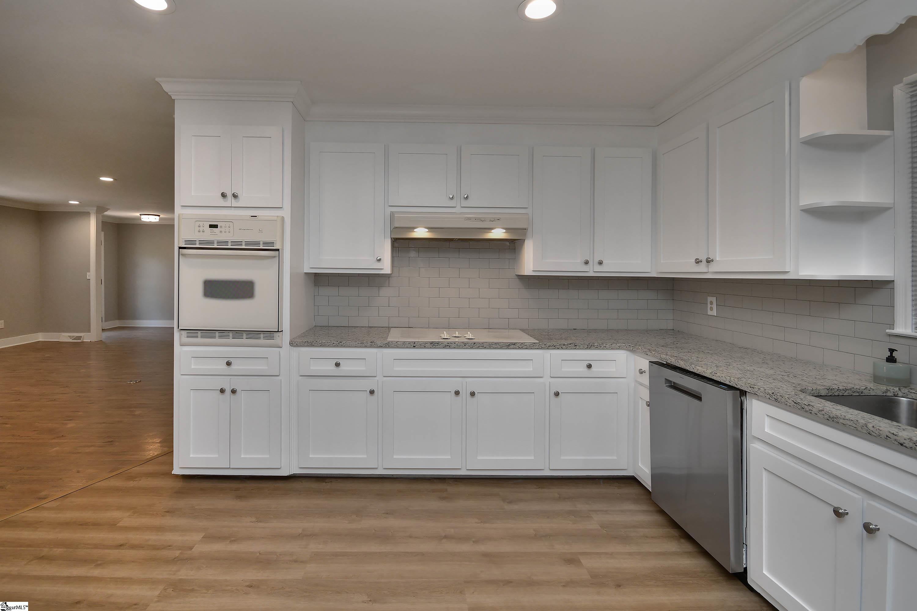127 Rolling Green Circle Property Photo 12