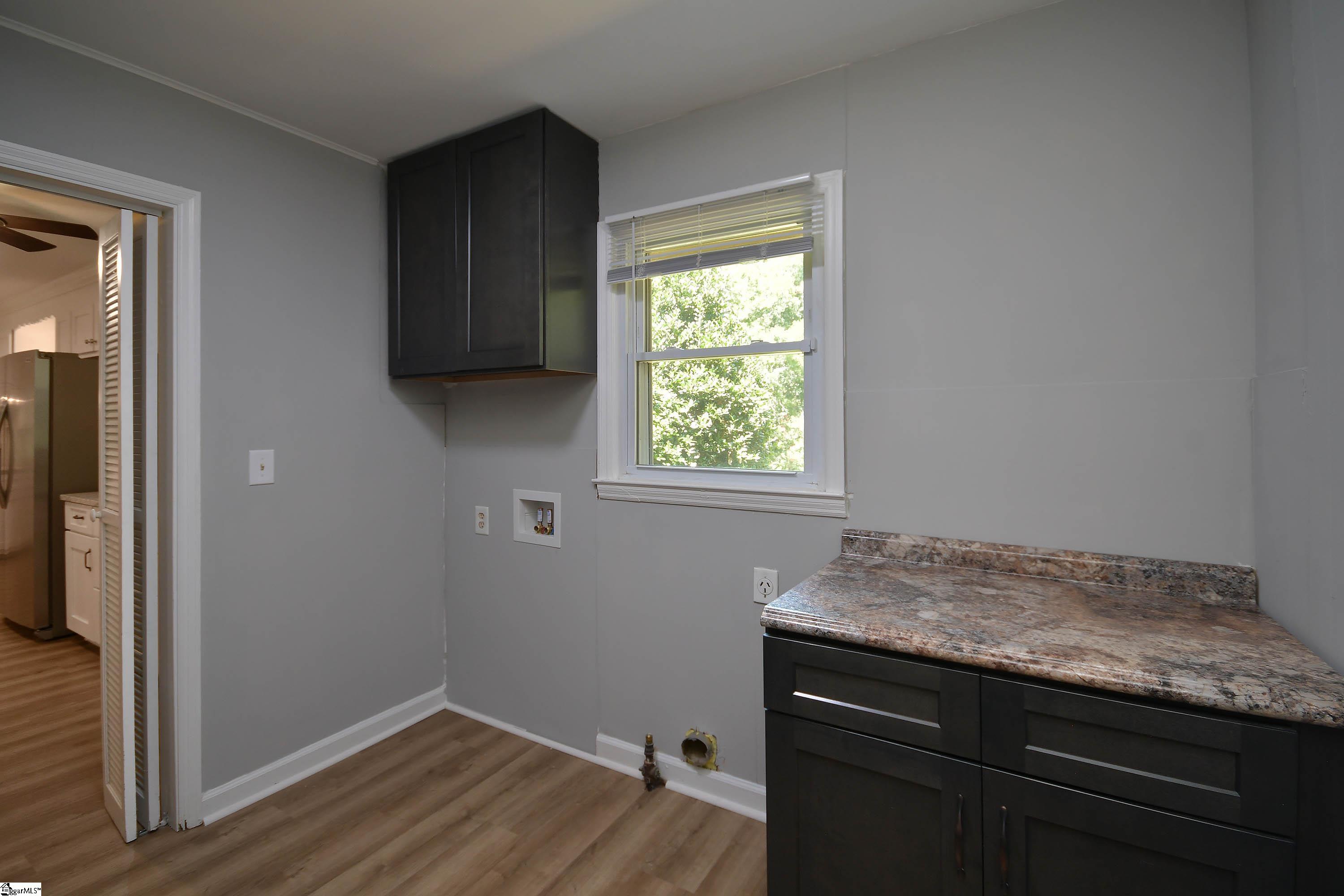 127 Rolling Green Circle Property Photo 14