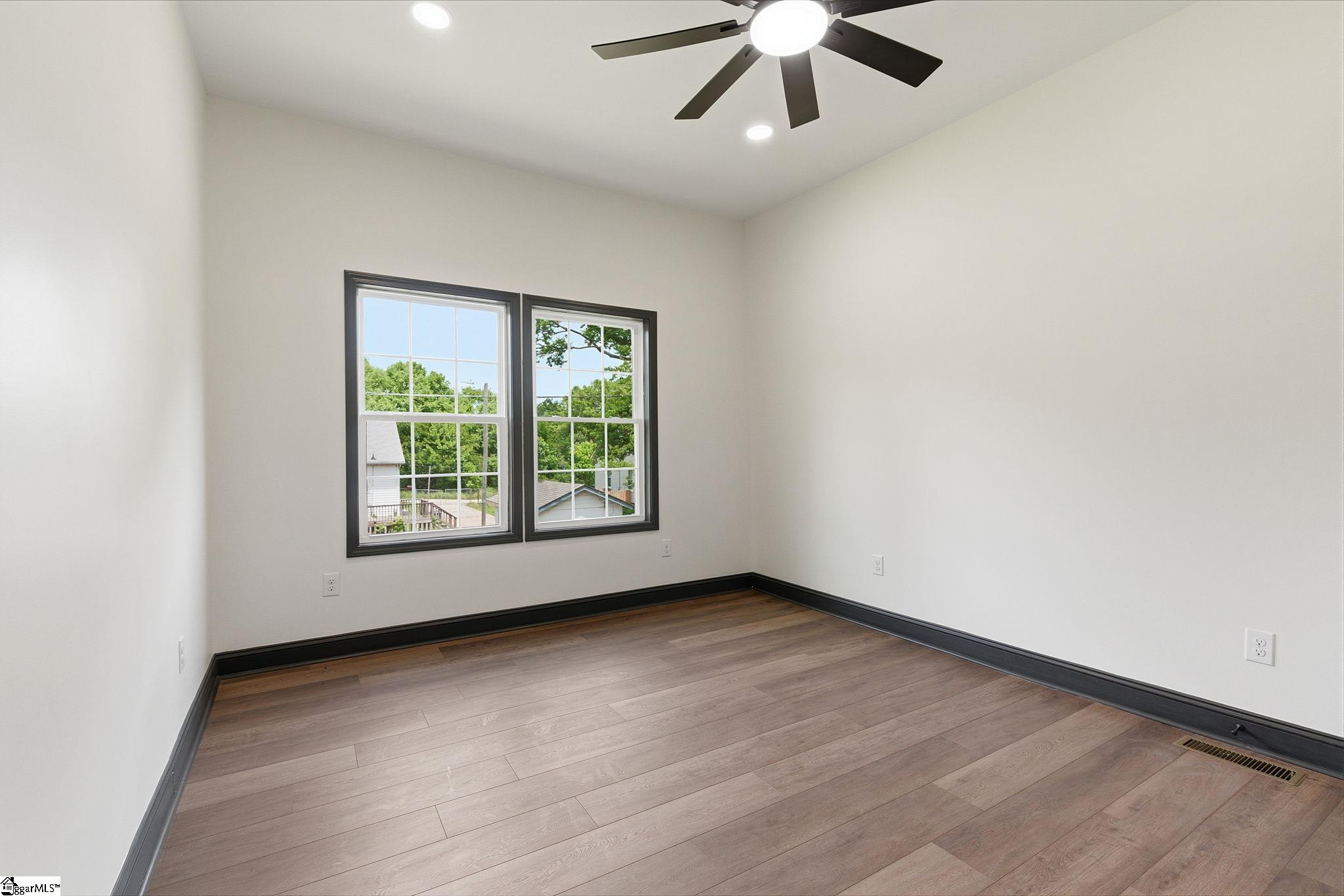1 E 5th Street Property Photo 19