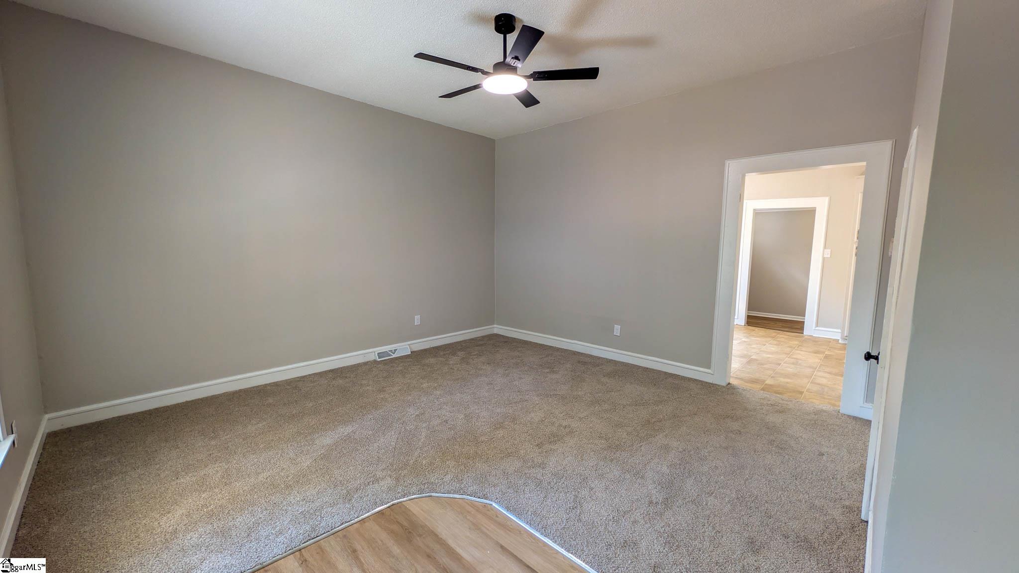 6 9th Street Property Photo 3
