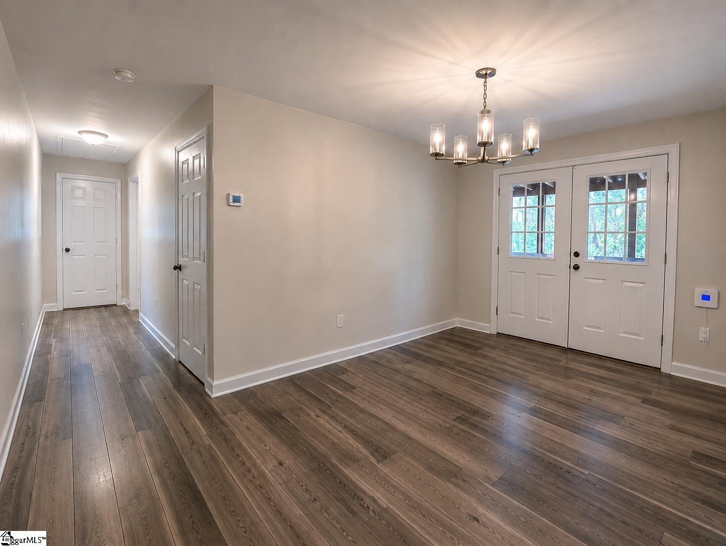 208 W North Avenue Property Photo 7