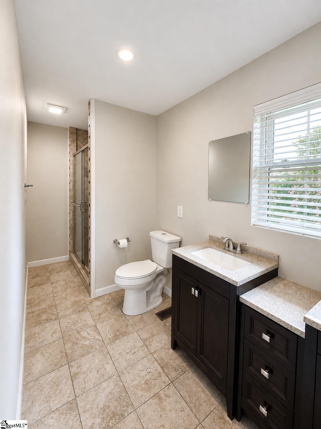 208 W North Avenue Property Photo 11