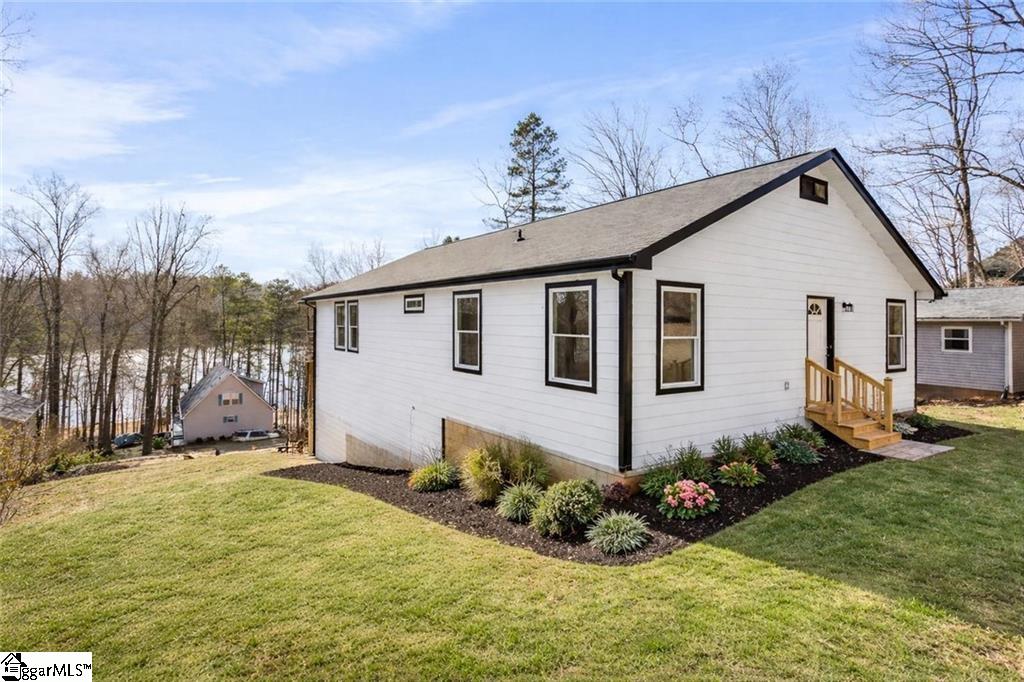 418 Kenwood Drive Property Photo 2