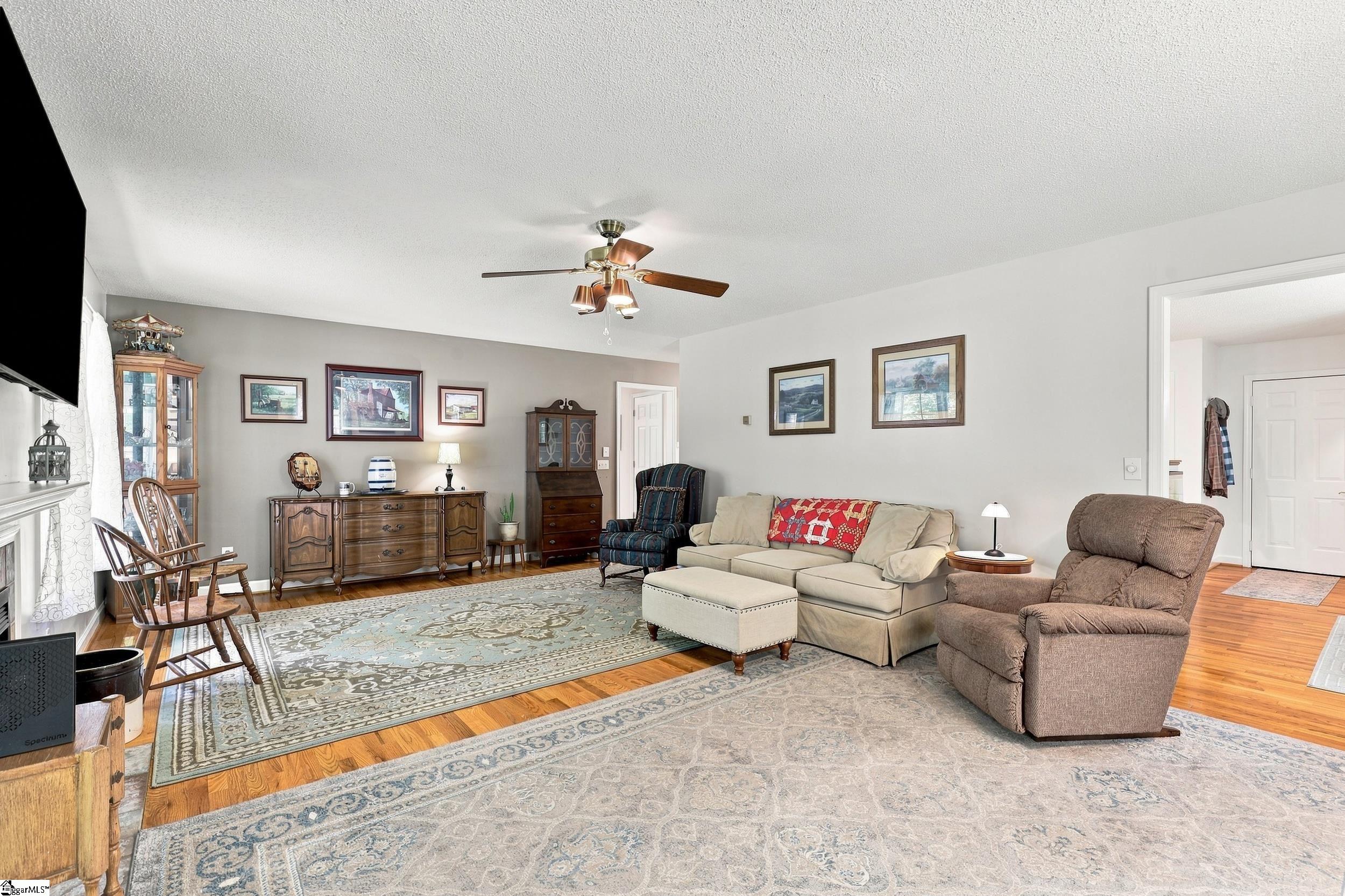 545 E Brookwood Drive Property Photo 6