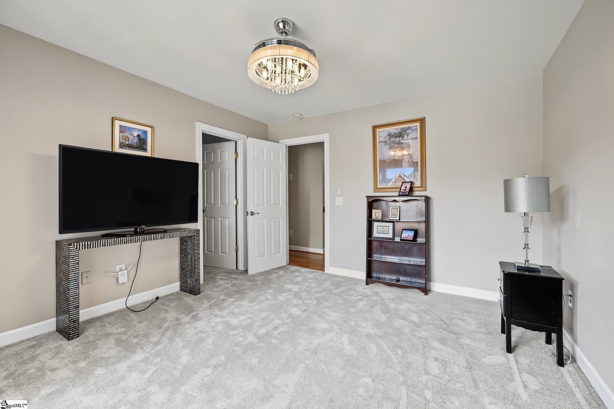 201 Huddersfield Drive Property Photo 30