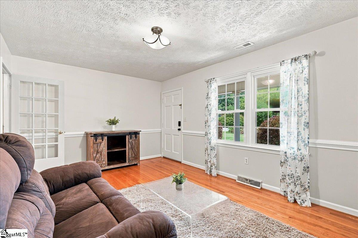 109 Griffin Circle Property Photo 6