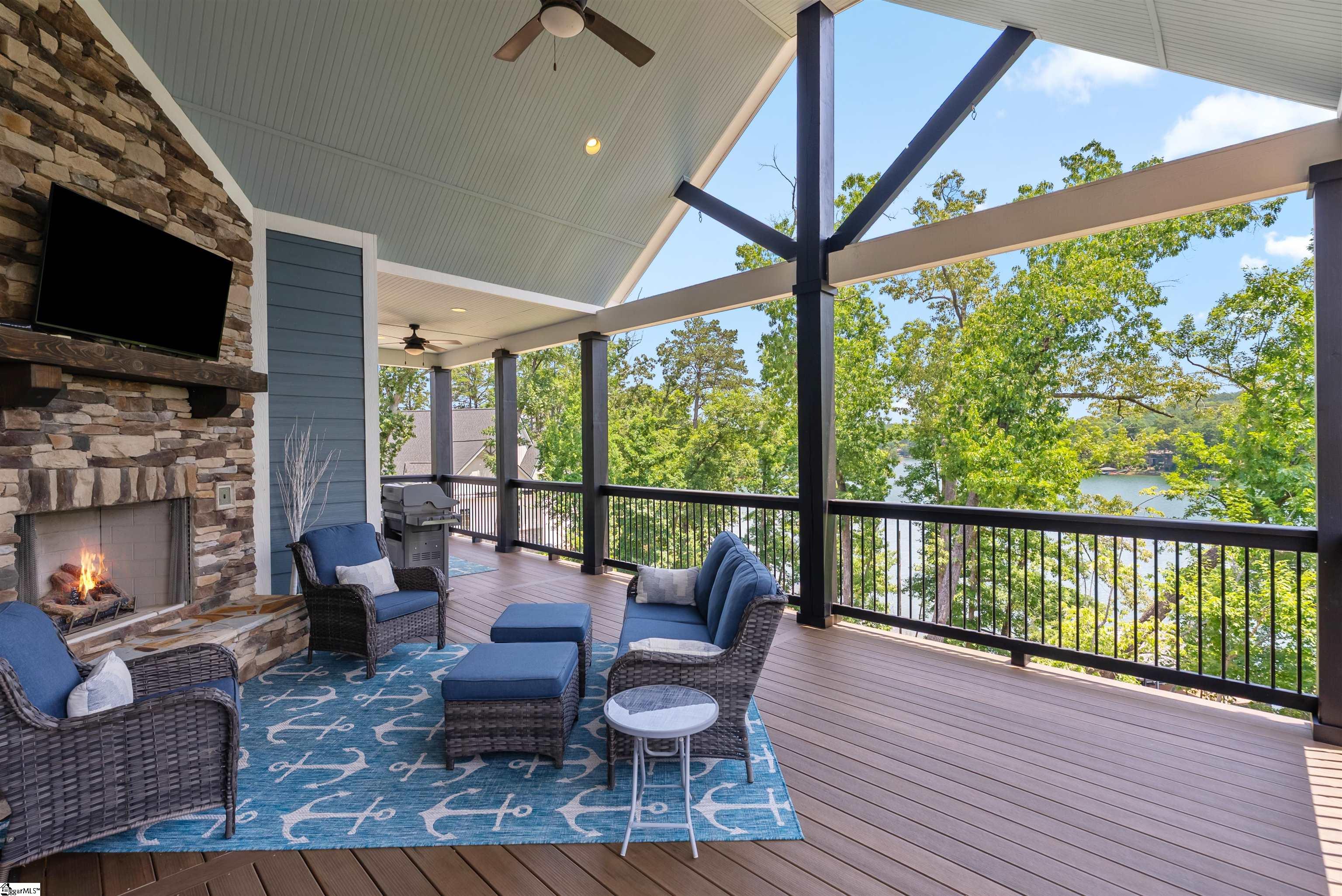 1601340 Property Photo 3