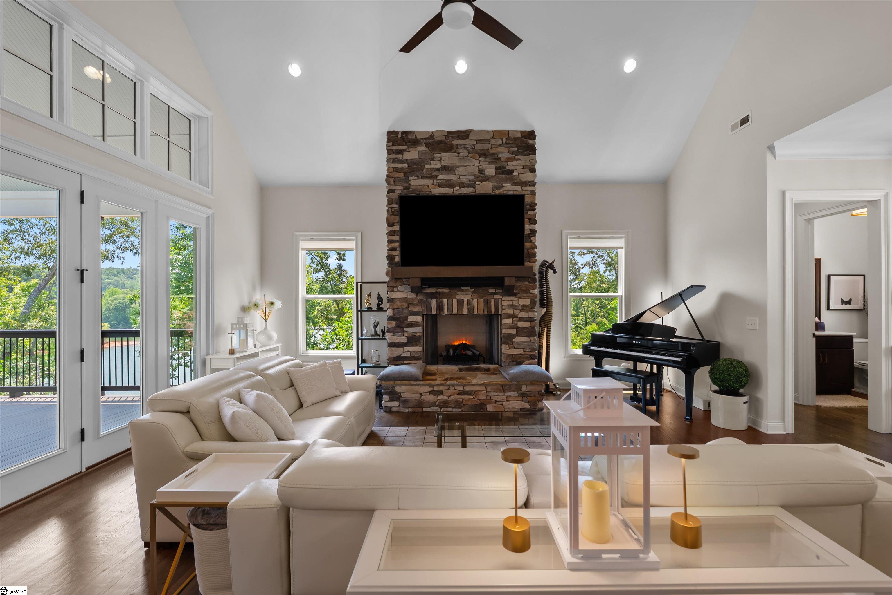 1601340 Property Photo 6