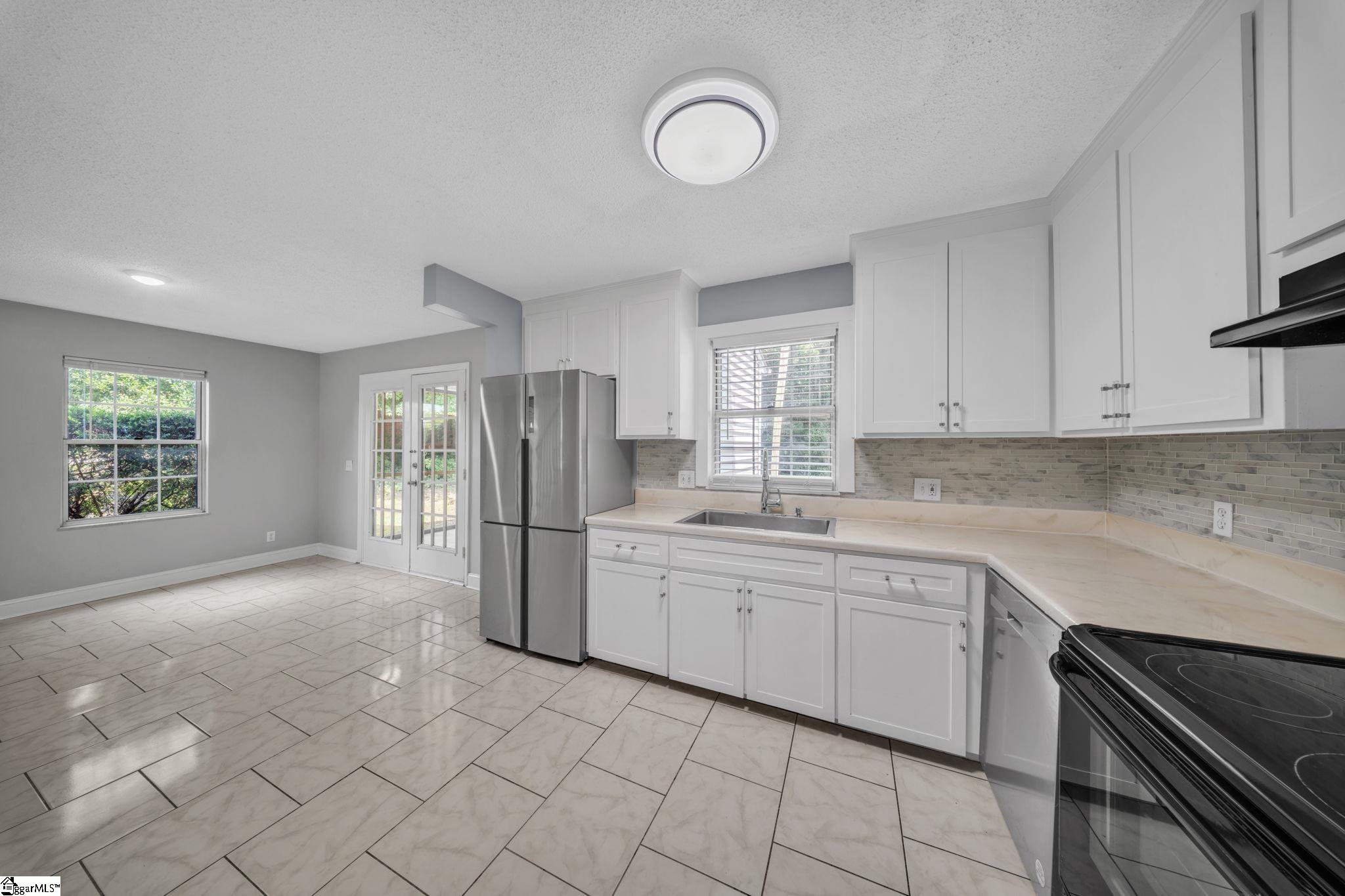 101 Shady Tree Drive Property Photo 7