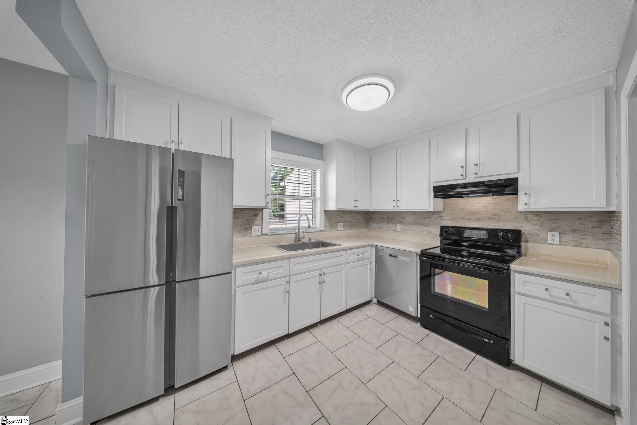 101 Shady Tree Drive Property Photo 8