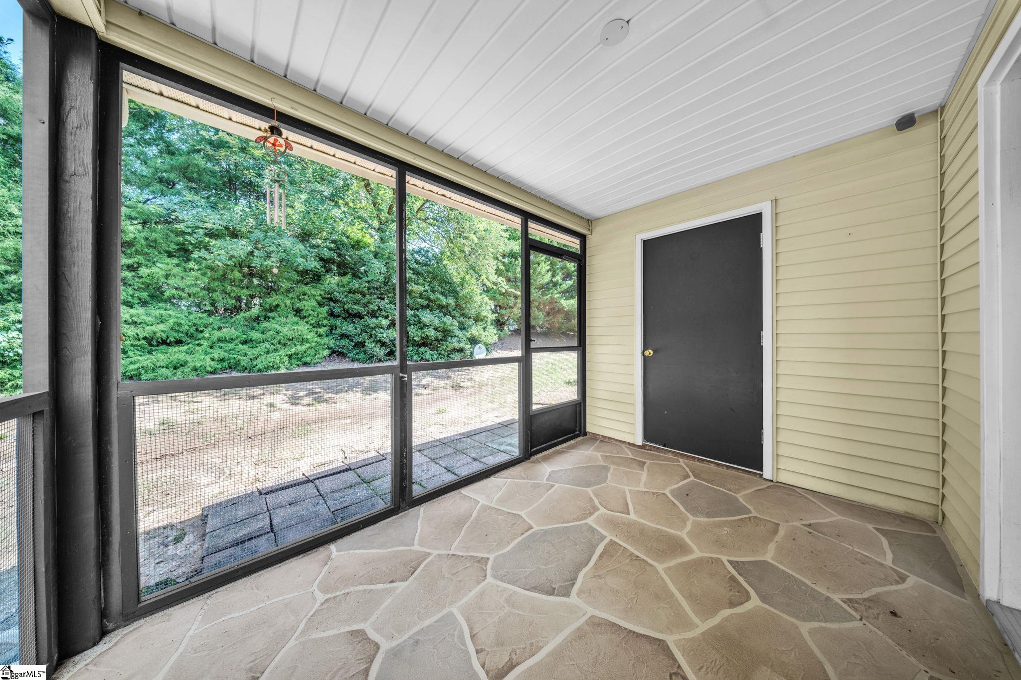 101 Shady Tree Drive Property Photo 15