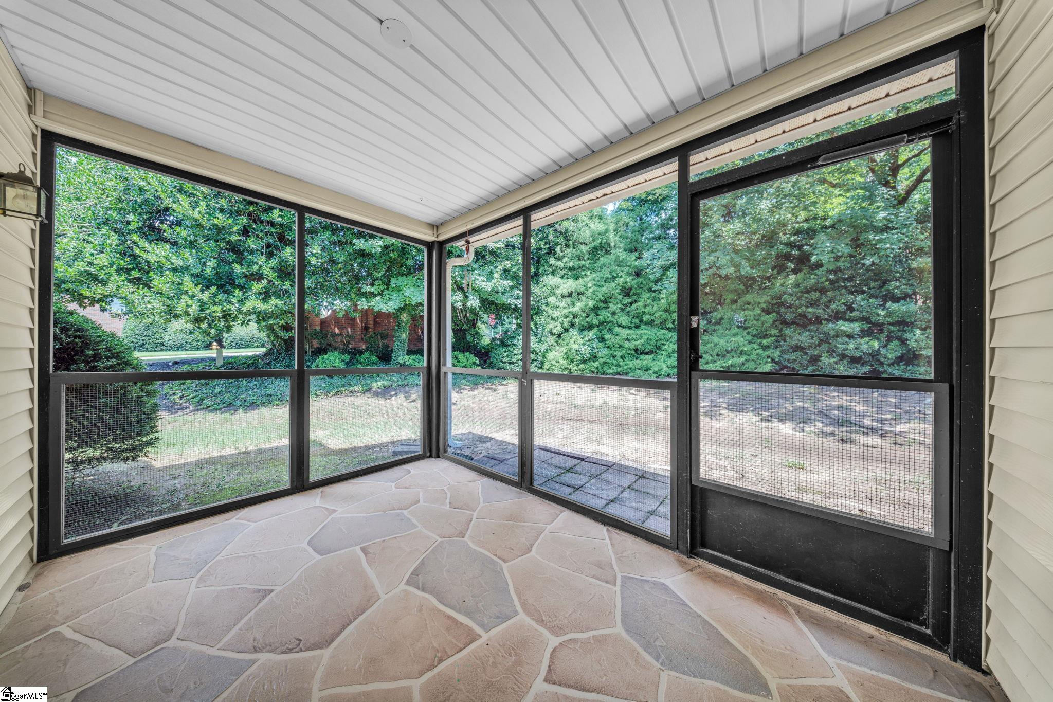 101 Shady Tree Drive Property Photo 16