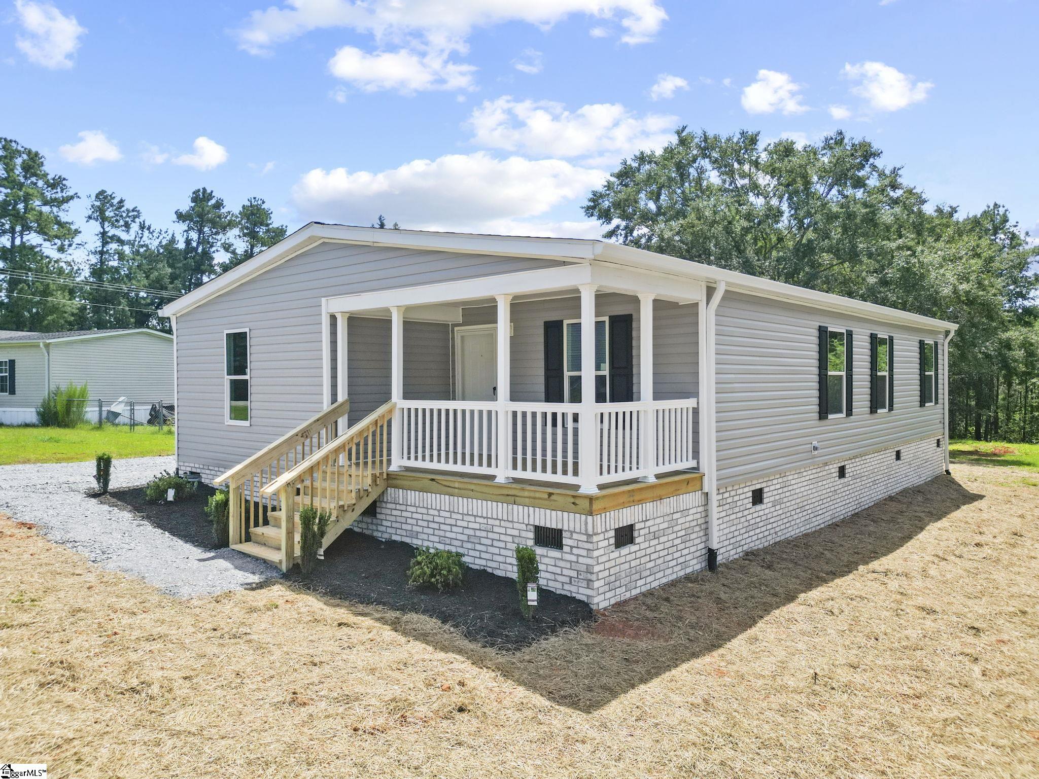 103 Riverview Park Property Photo 1