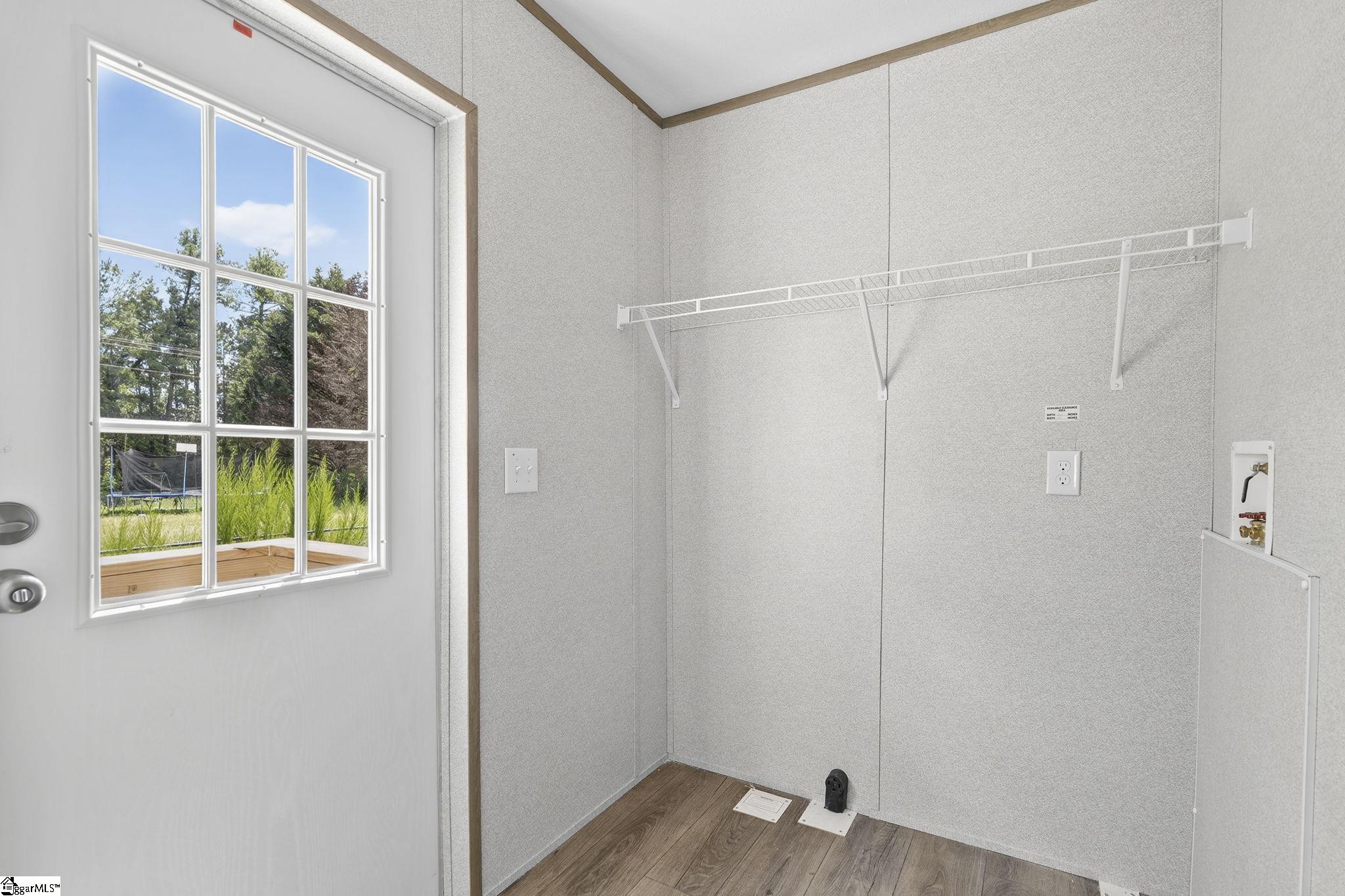 103 Riverview Park Property Photo 15