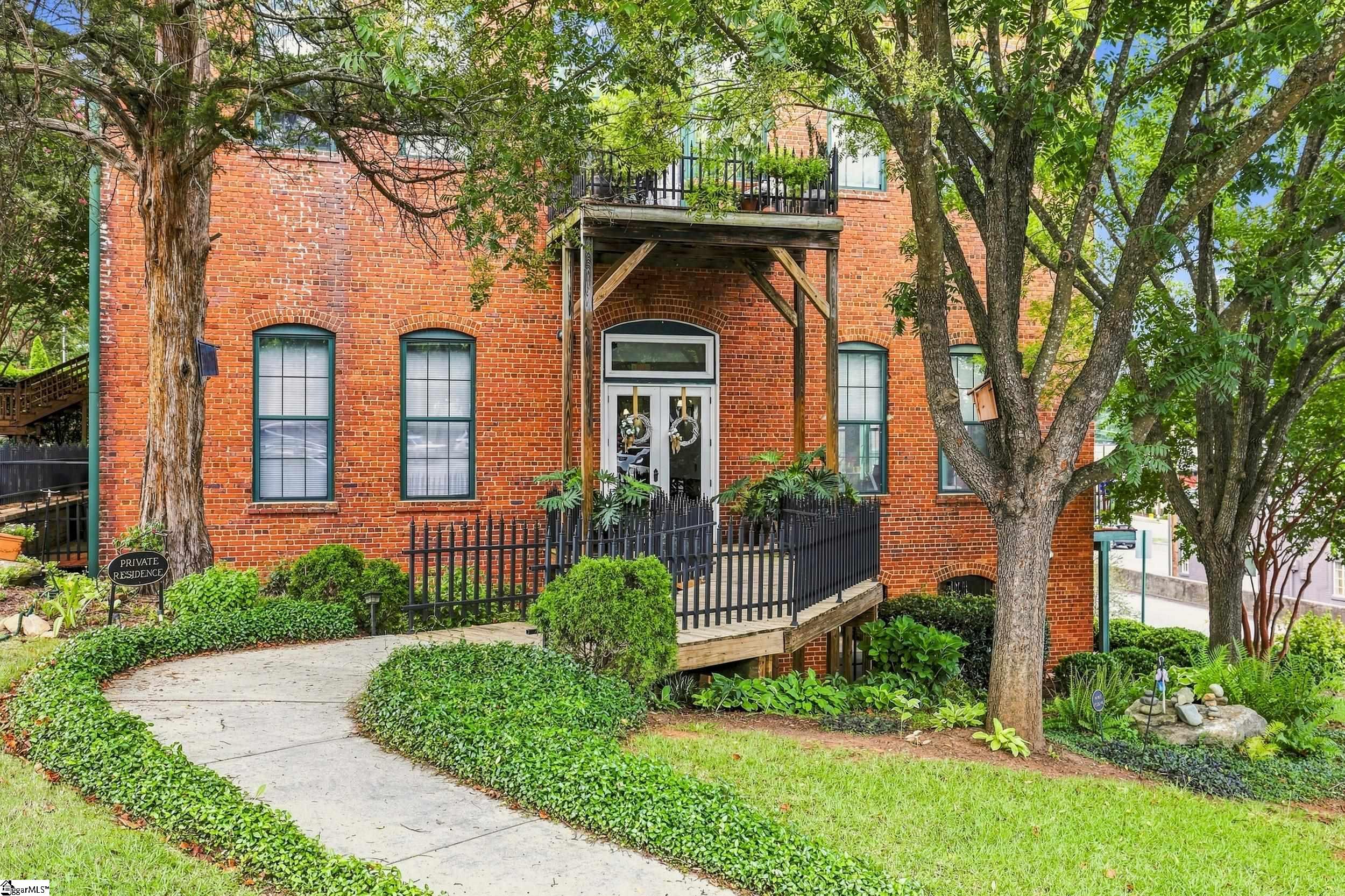 102 Russell Street Property Photo 2