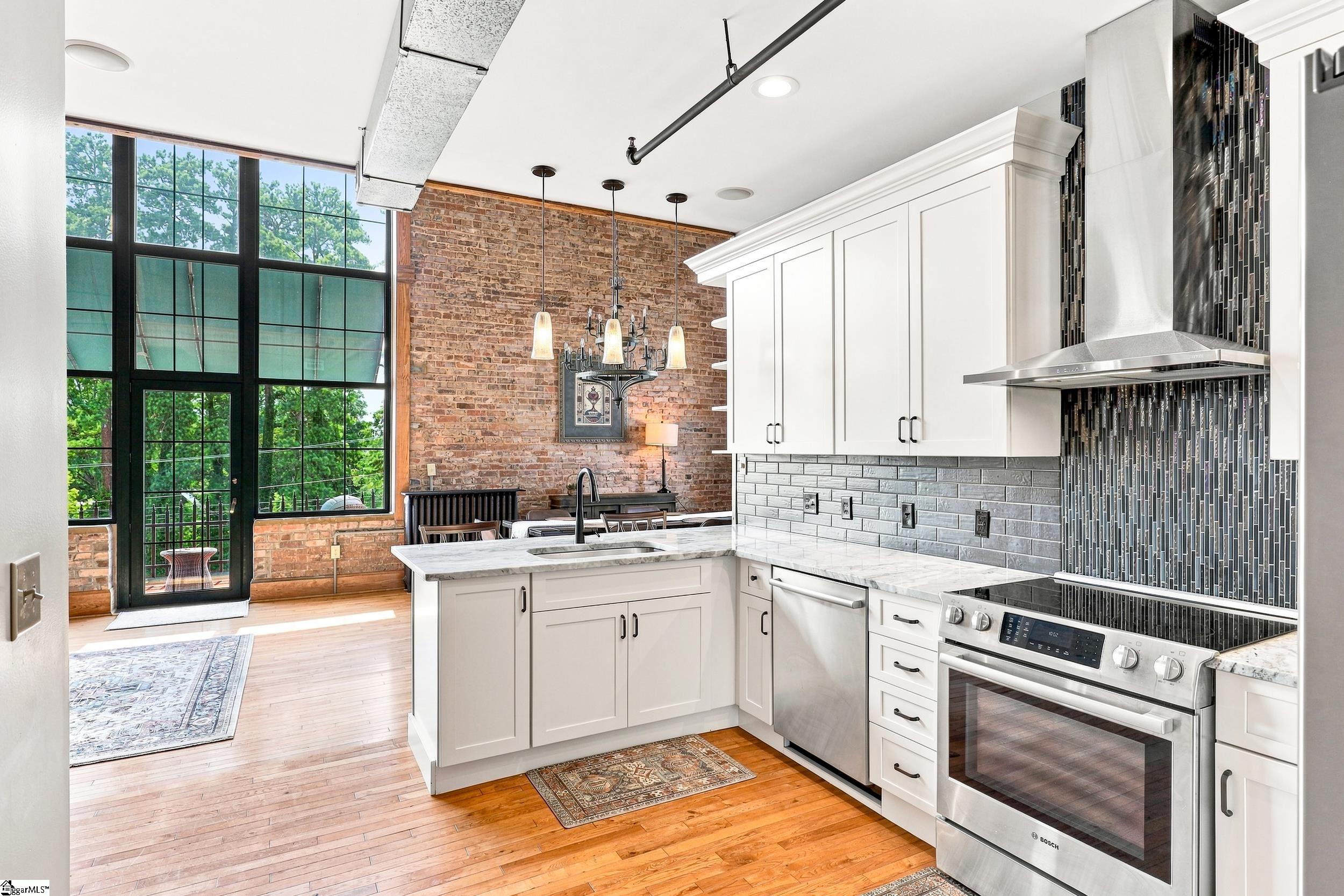 102 Russell Street Property Photo 13